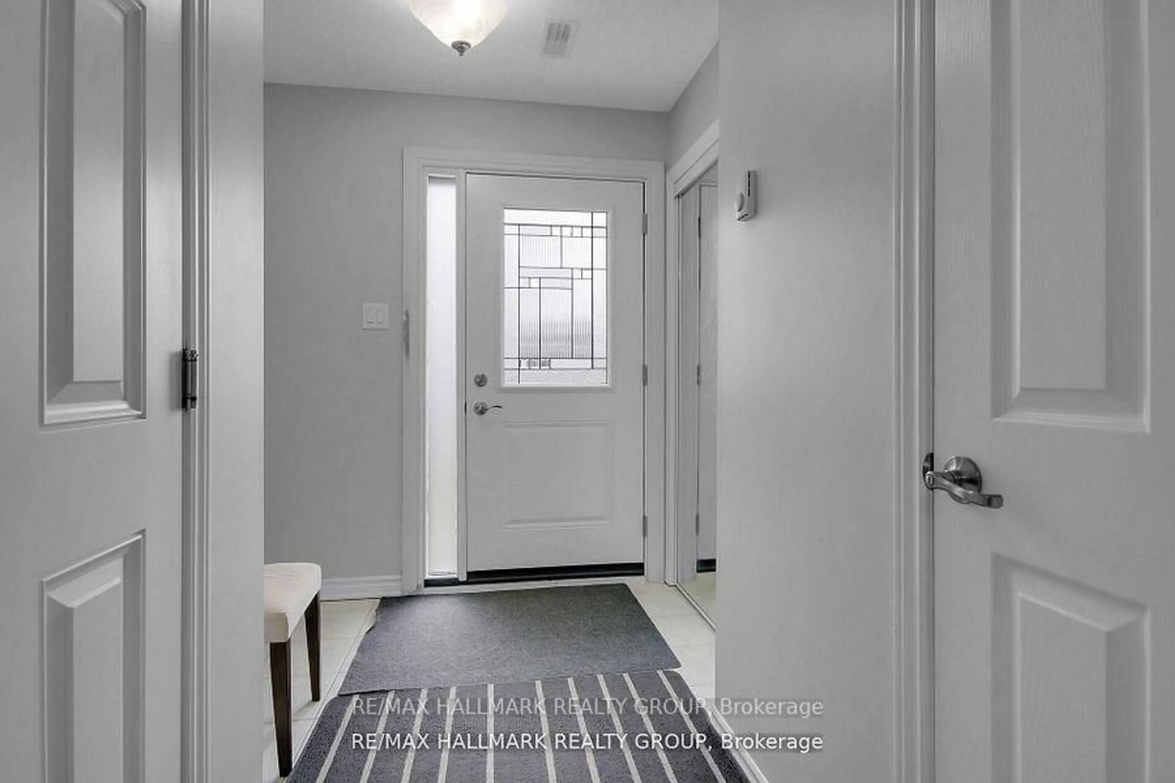 Indoor entryway for 41 Maroma St, Ottawa Ontario K4A 1A3