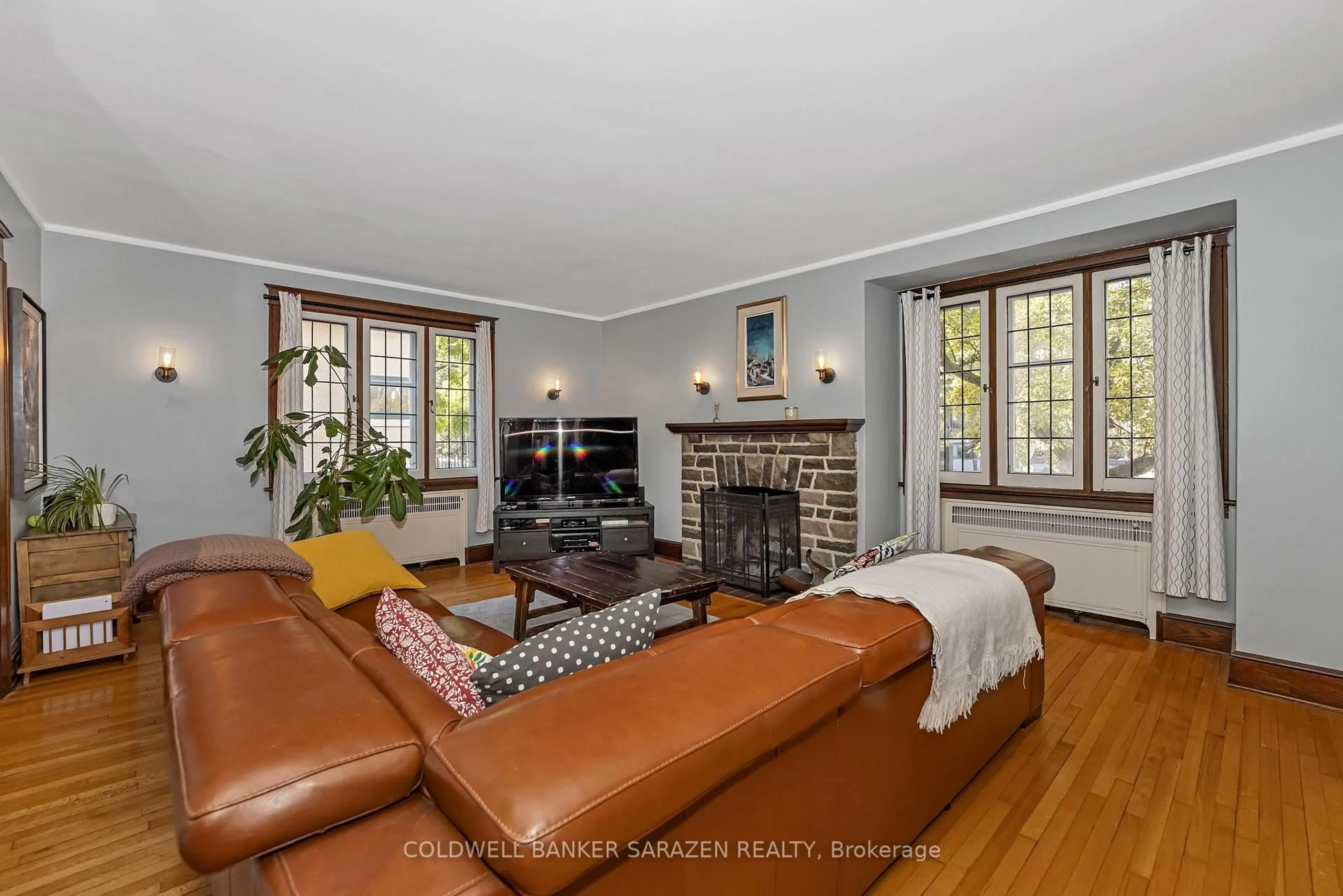 Living room with furniture, unknown for 211 B Melrose Ave, Ottawa Ontario K1Y 1V3