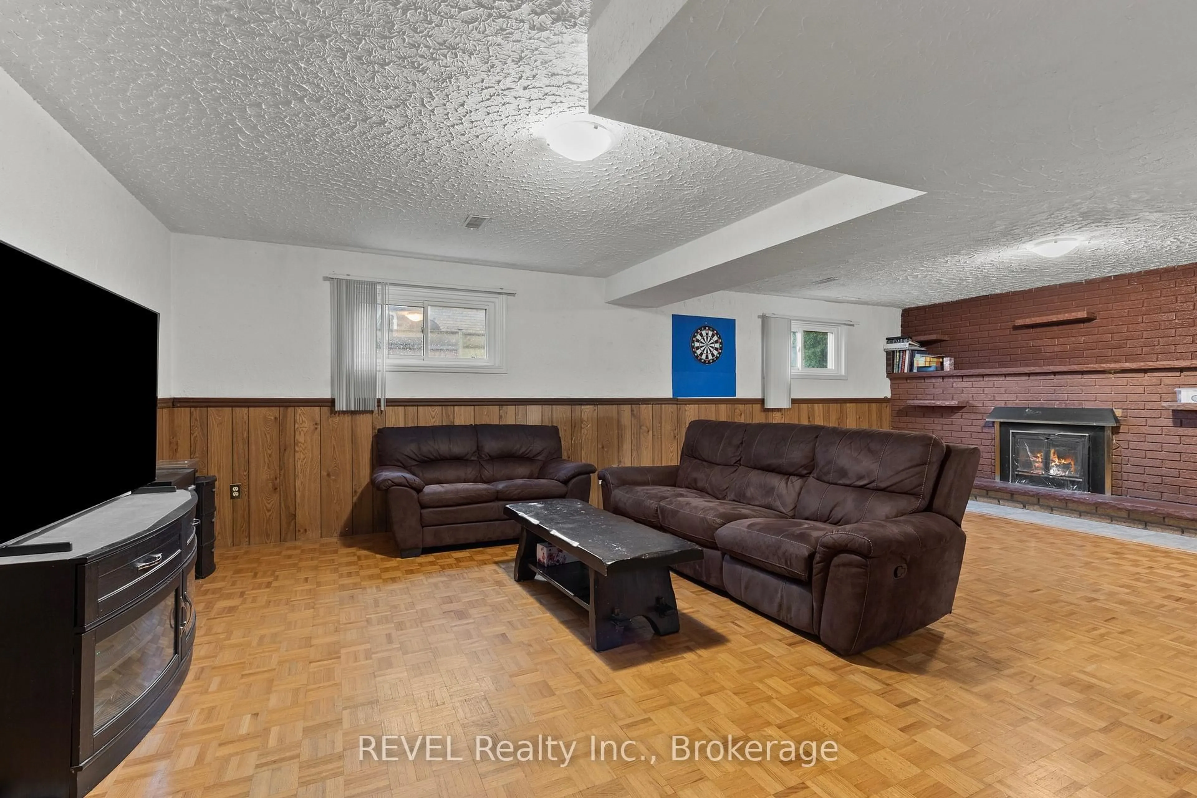 Unknown for 7782 Badger Rd, Niagara Falls Ontario L2H 2J5