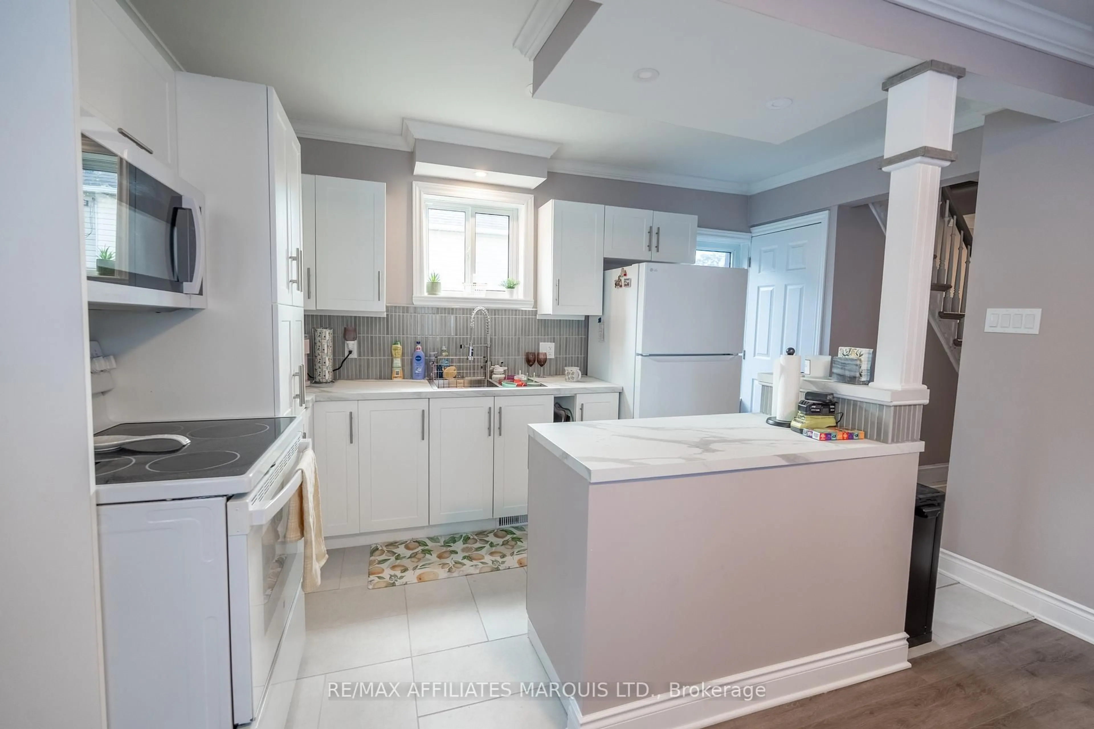 Unknown for 2 Whitehead Ave, Cornwall Ontario K6J 1B1