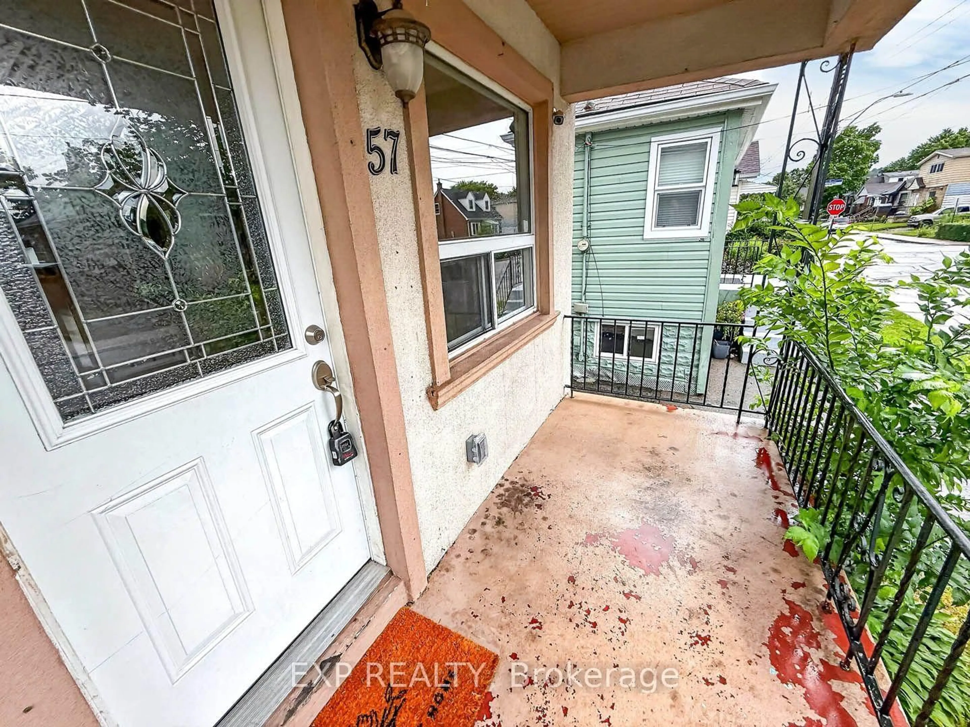 Indoor entryway for 57 Weir St, Hamilton Ontario L8K 3A3