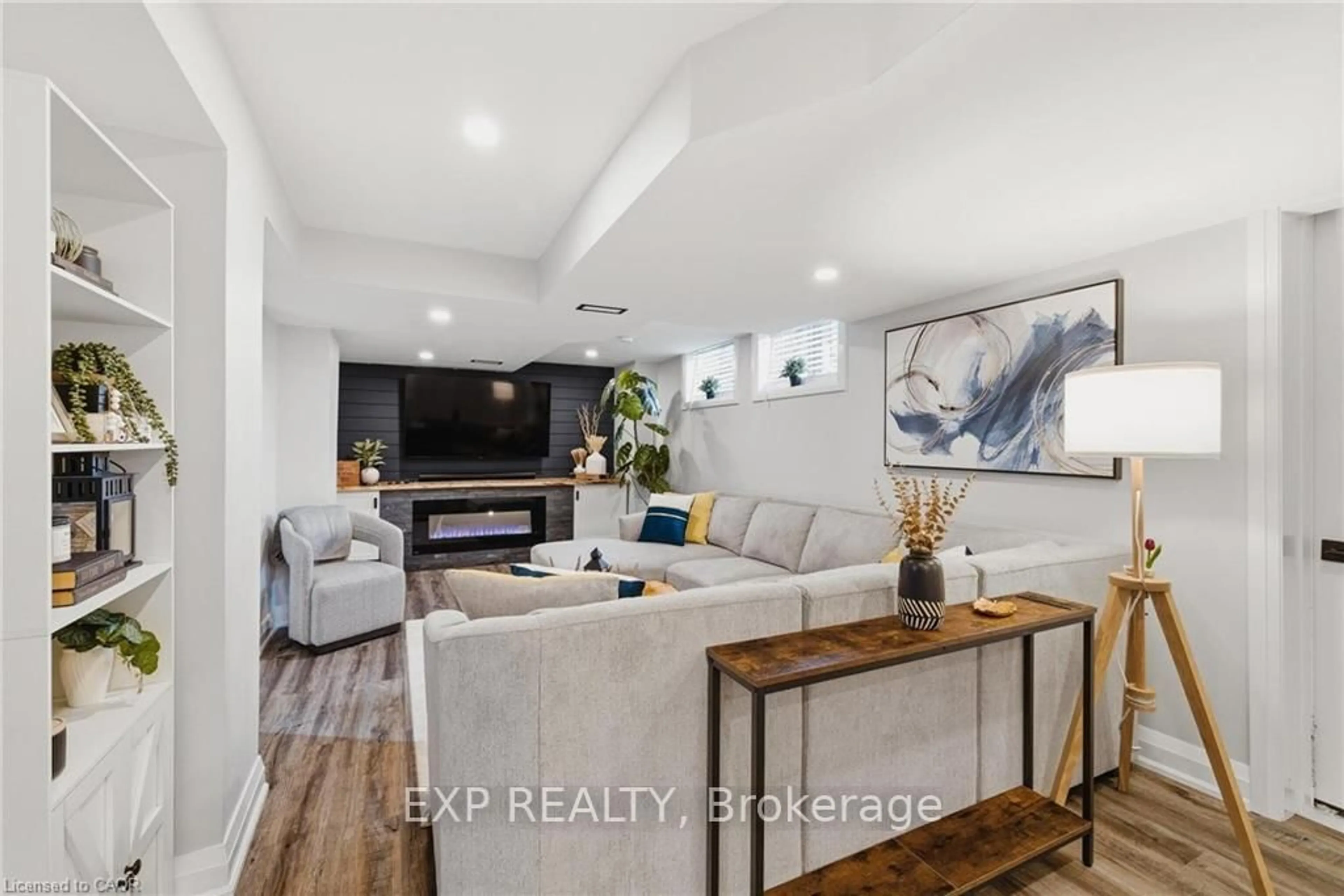 Living room with furniture, ceramic/tile floor for 120 Elgin Cres, Waterloo Ontario N2J 2S4