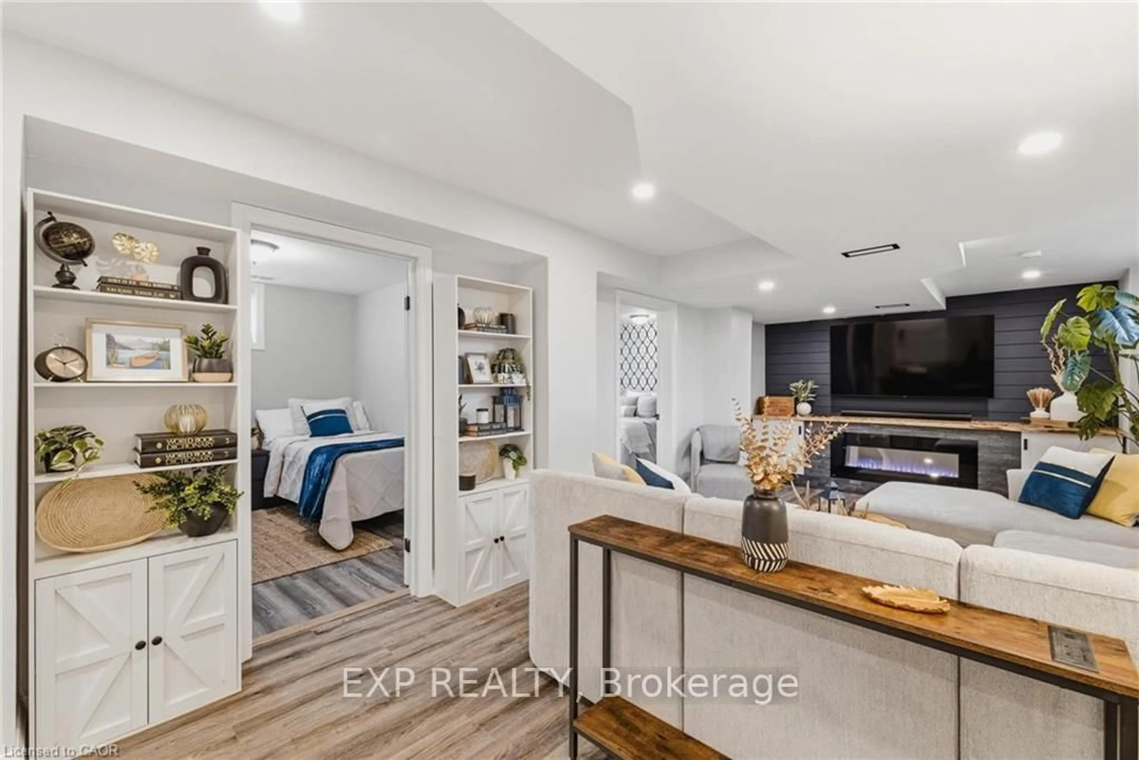 Open concept kitchen, unknown for 120 Elgin Cres, Waterloo Ontario N2J 2S4