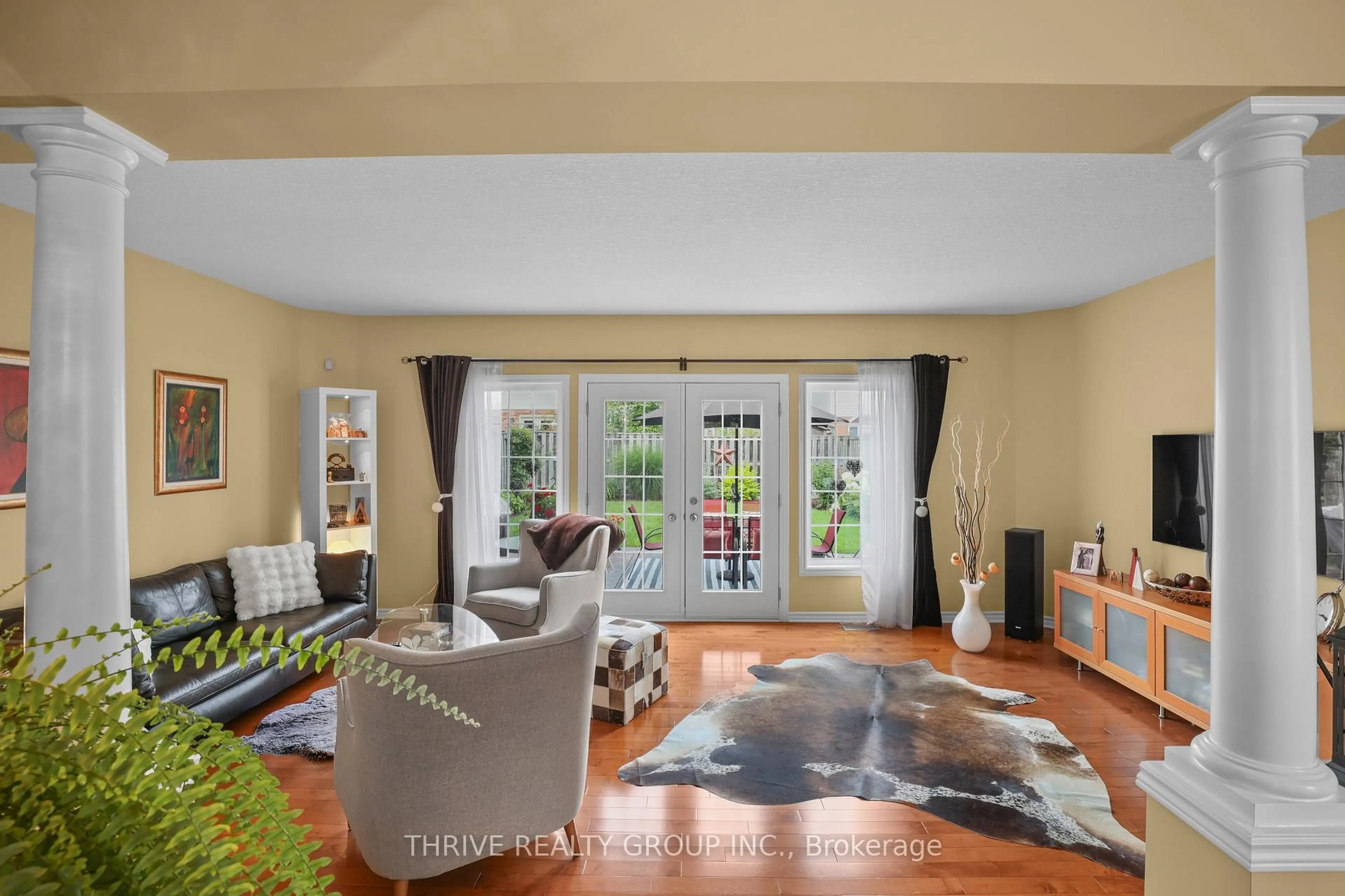 Living room with furniture, unknown for 1351 Pleasantview Dr, London North Ontario N5X 4P5