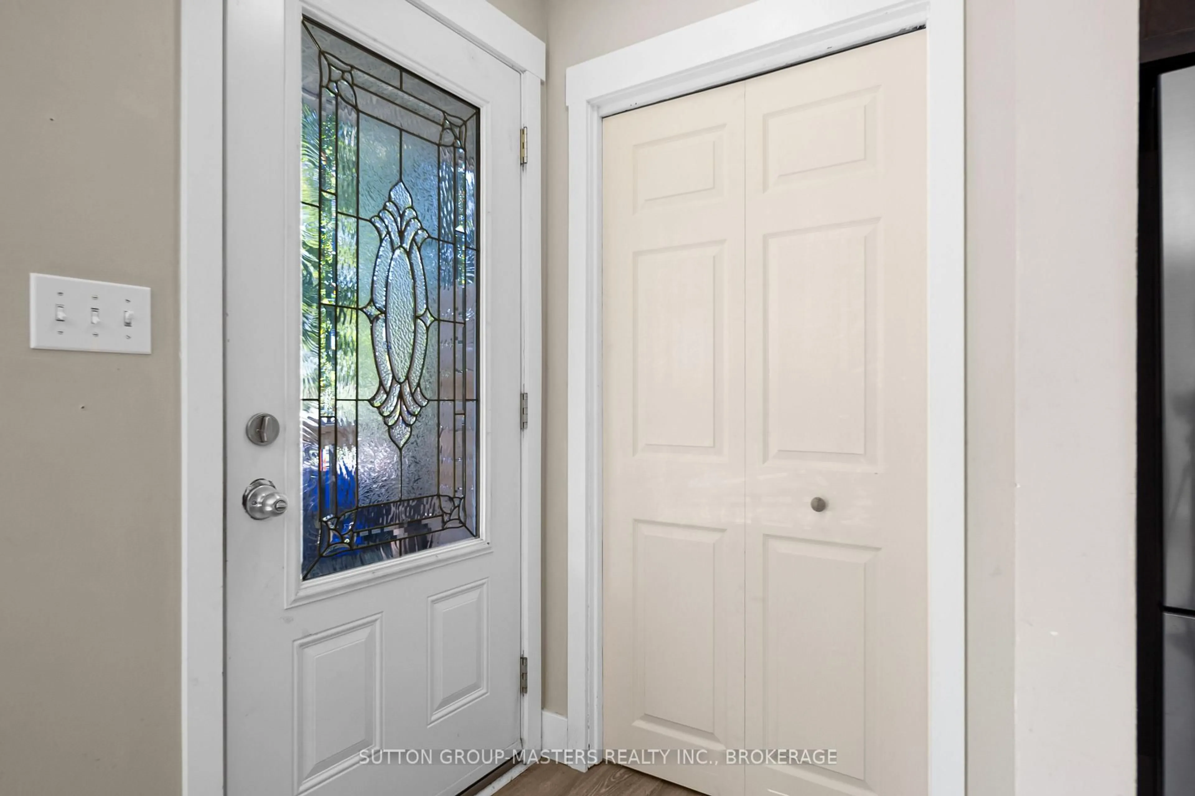 Indoor entryway for 46 Morden Cres, Loyalist Ontario K7N 1K2