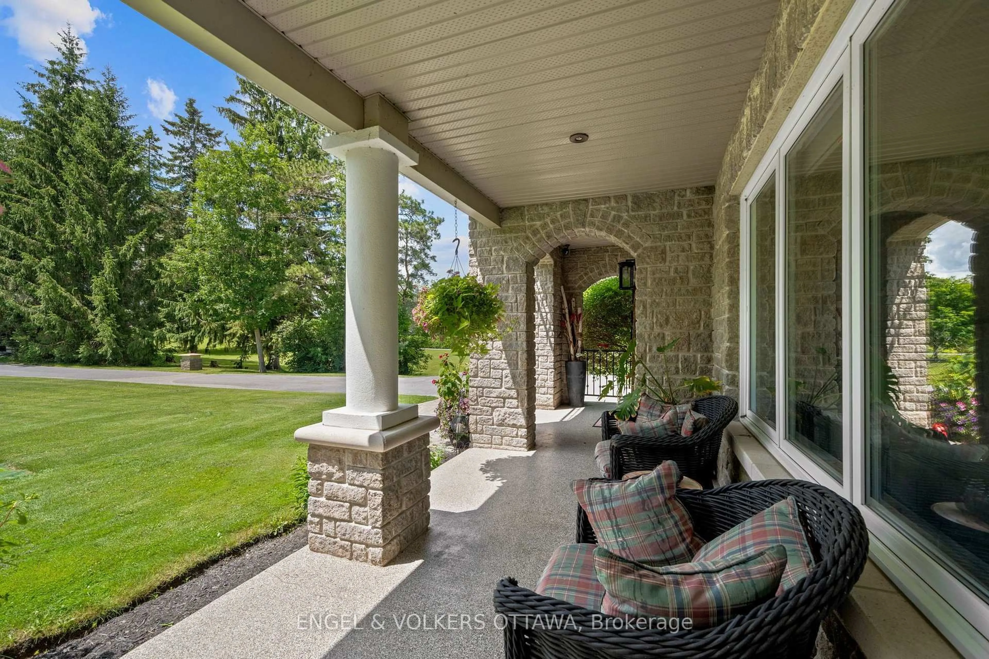 Patio, unknown for 5833A Rideau Valley Dr, Manotick Ontario K4M 1B3