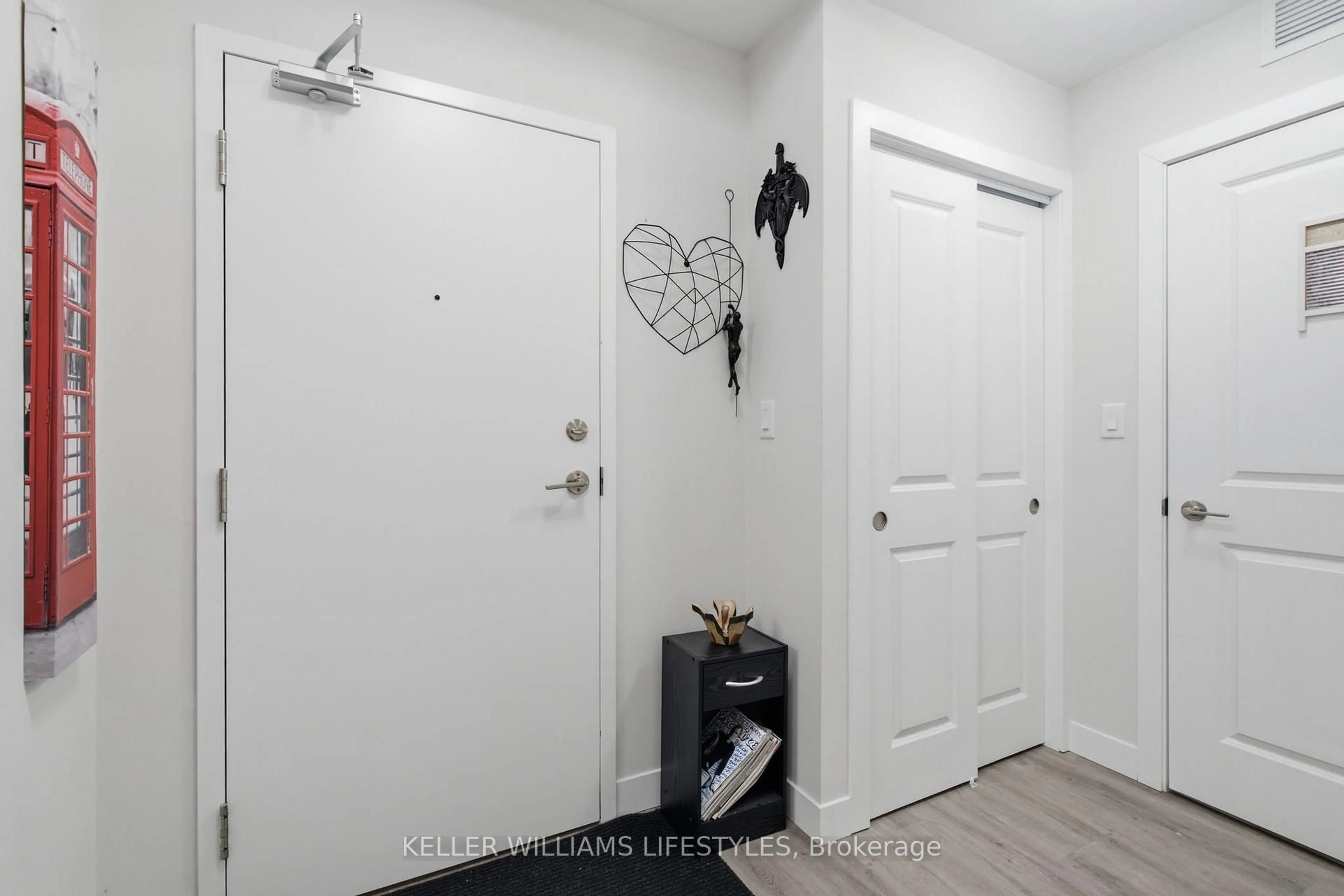 Indoor entryway for 100 The Prom #103, Central Elgin Ontario N5L 1C5