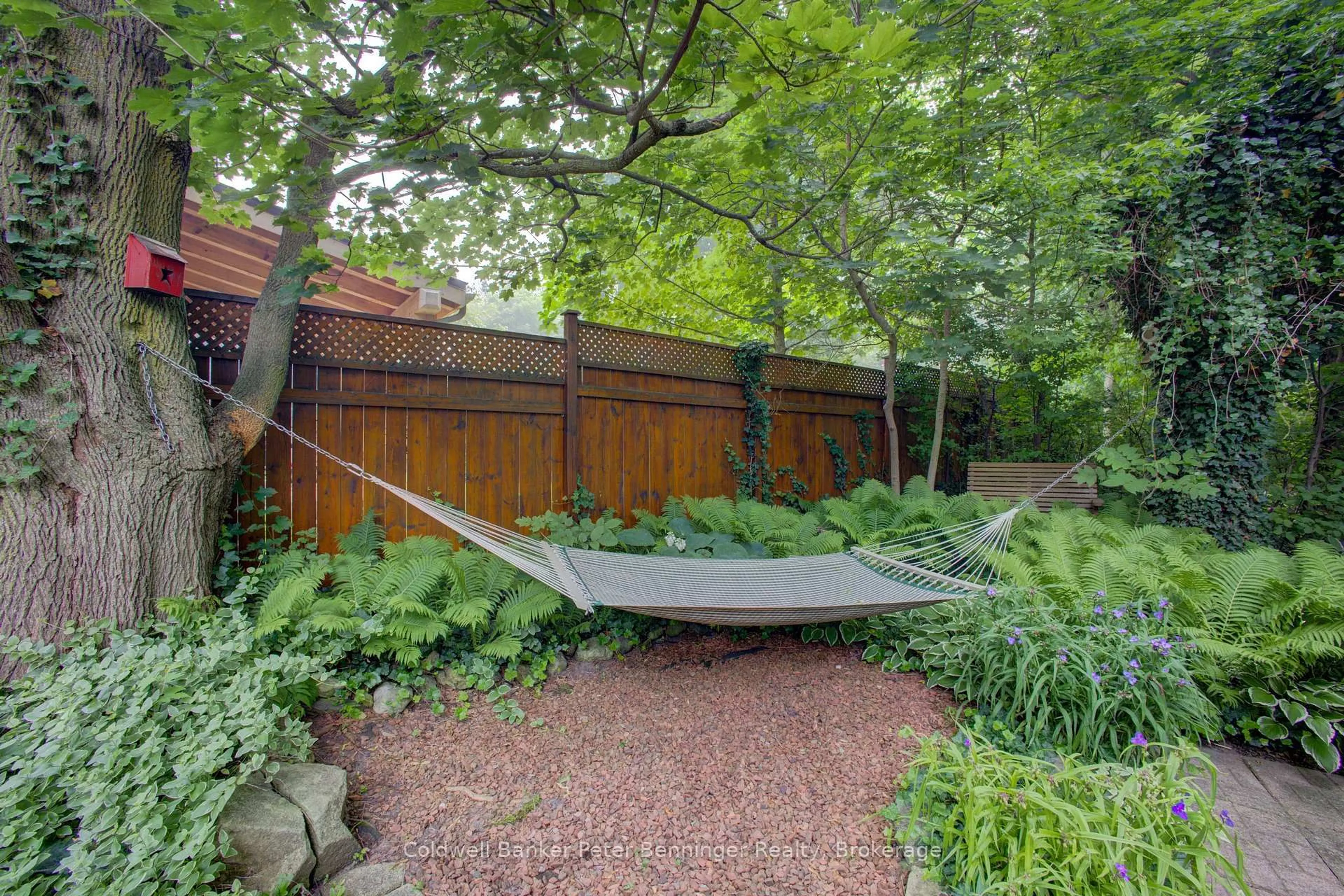 Patio, street for 817 OLDE VICTORIA St, Kincardine Ontario N2Z 2B4