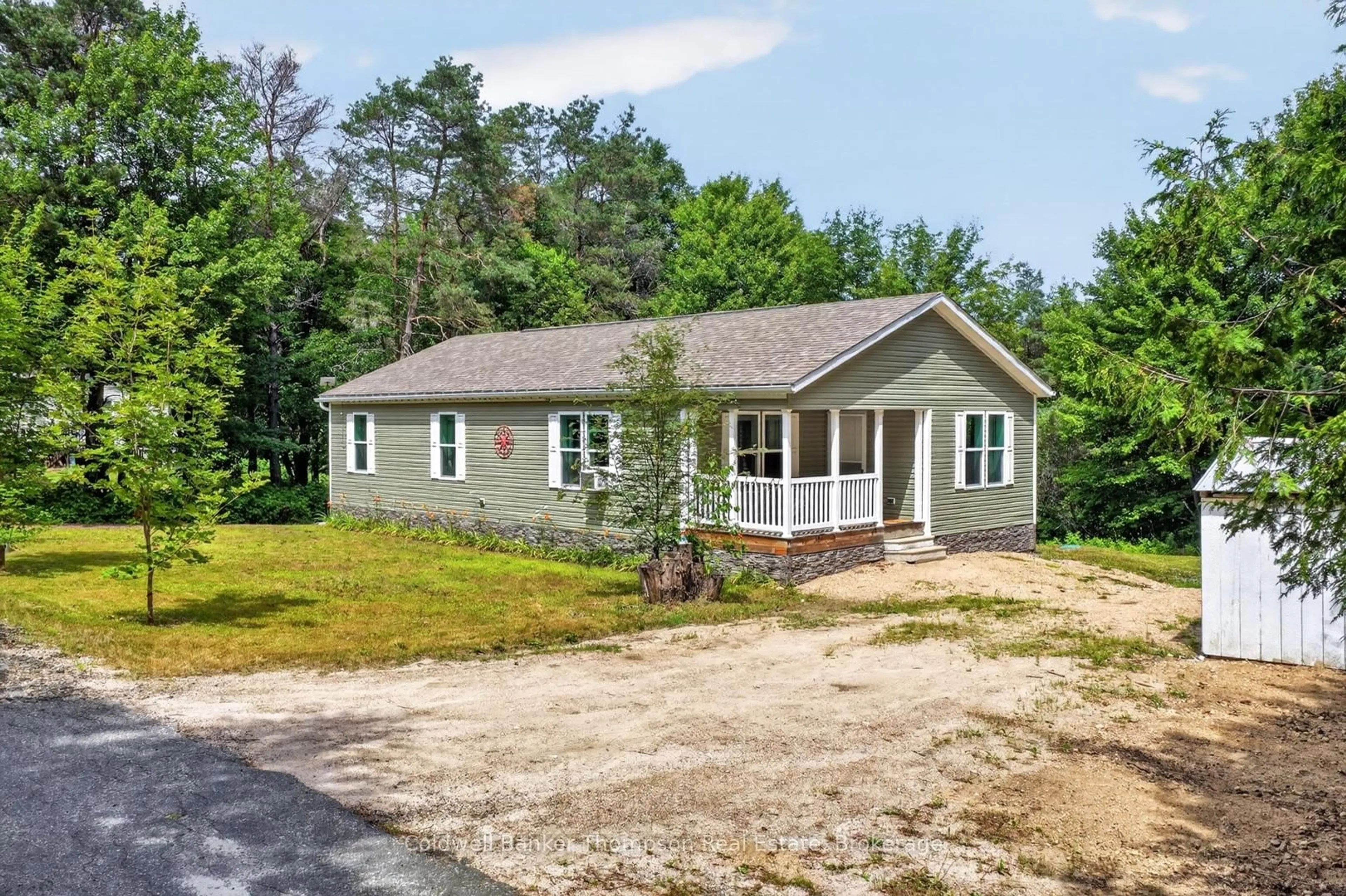 Home with vinyl exterior material, unknown for 23 Golf Lane, Strong Ontario P0A 1Z0