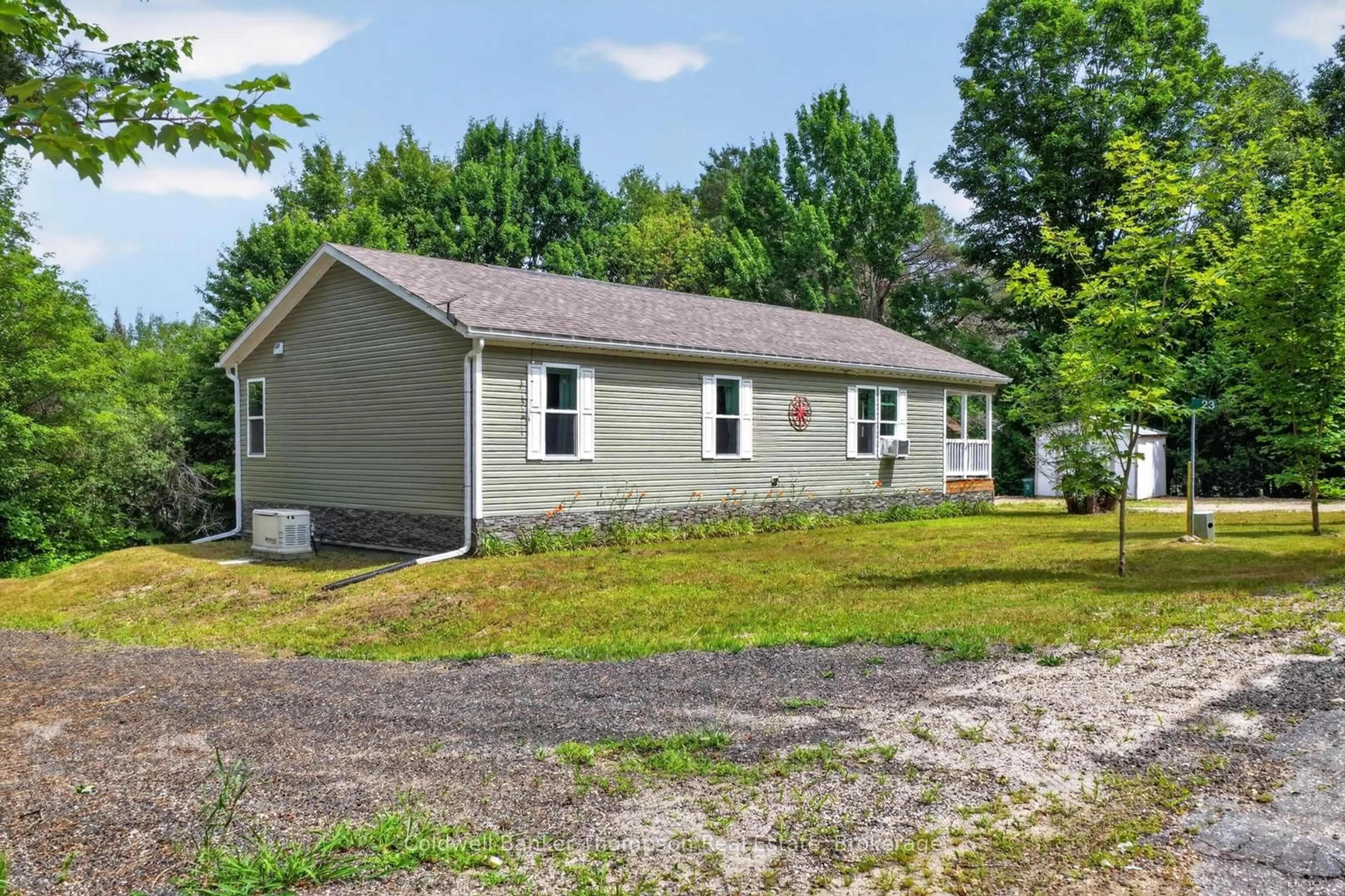Home with vinyl exterior material, unknown for 23 Golf Lane, Strong Ontario P0A 1Z0