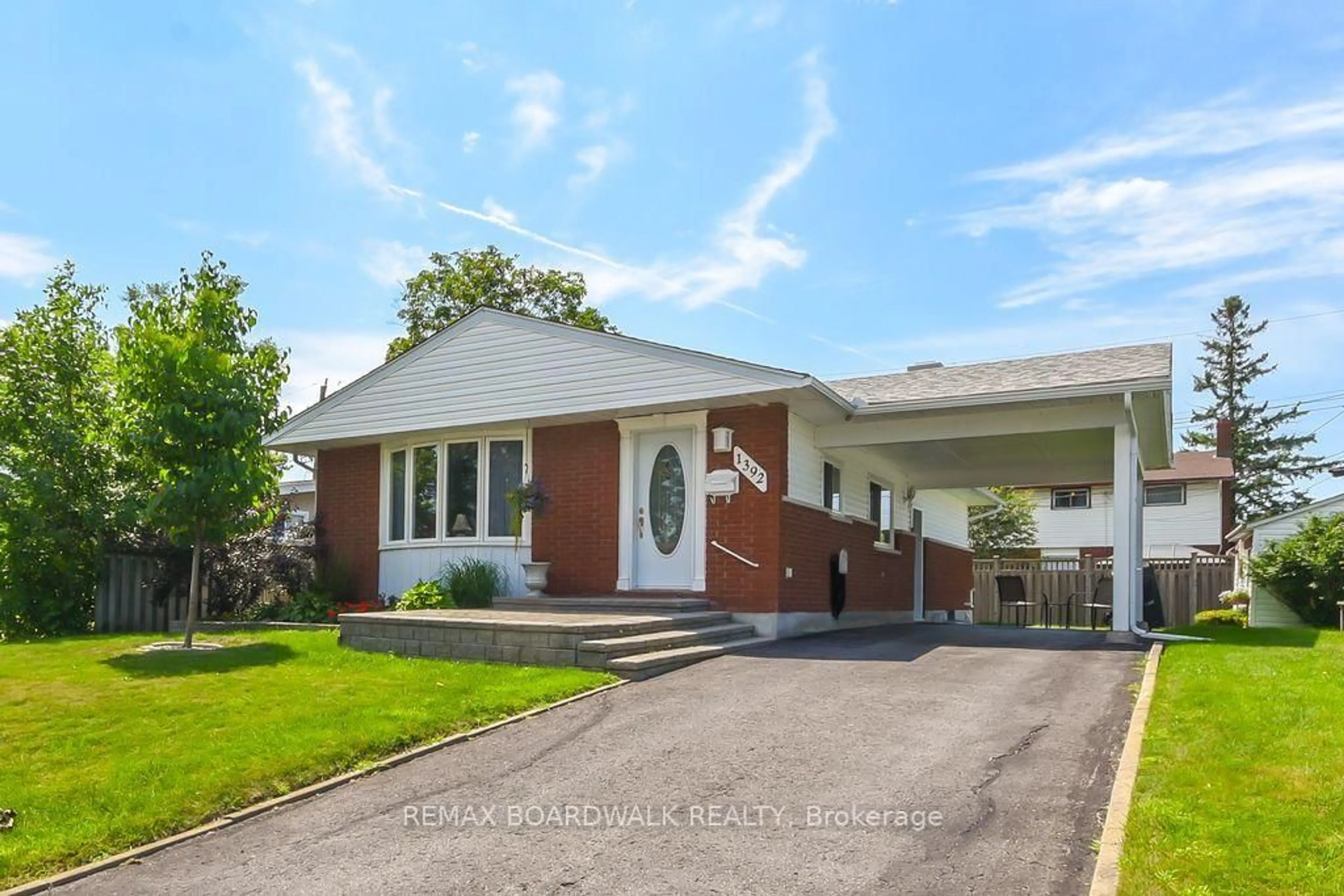 Unknown for 1392 Chartrand Ave, Orleans Ontario K1E 1H8