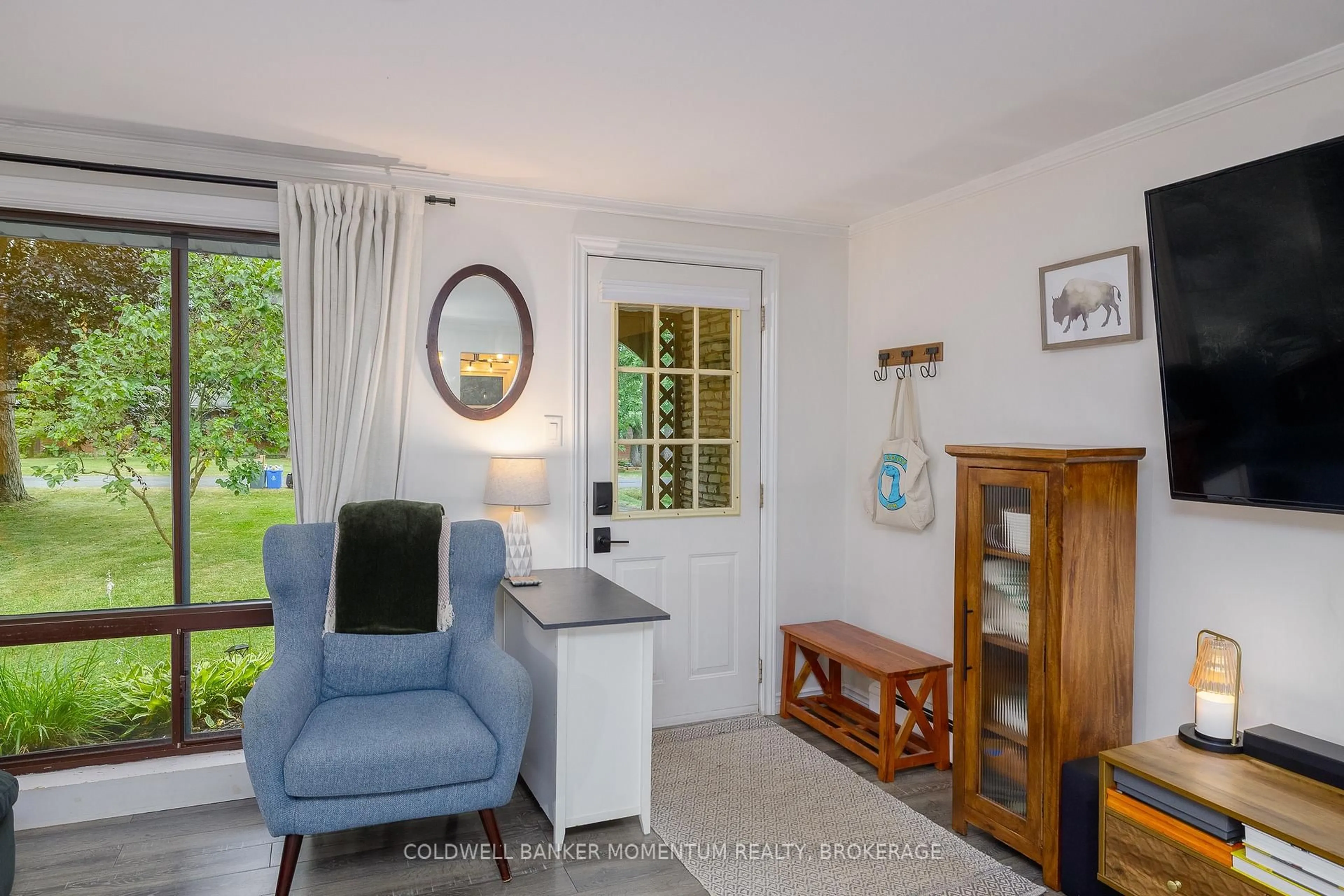 Living room with furniture, unknown for 458 Belleview Blvd, Fort Erie Ontario L0S 1N0