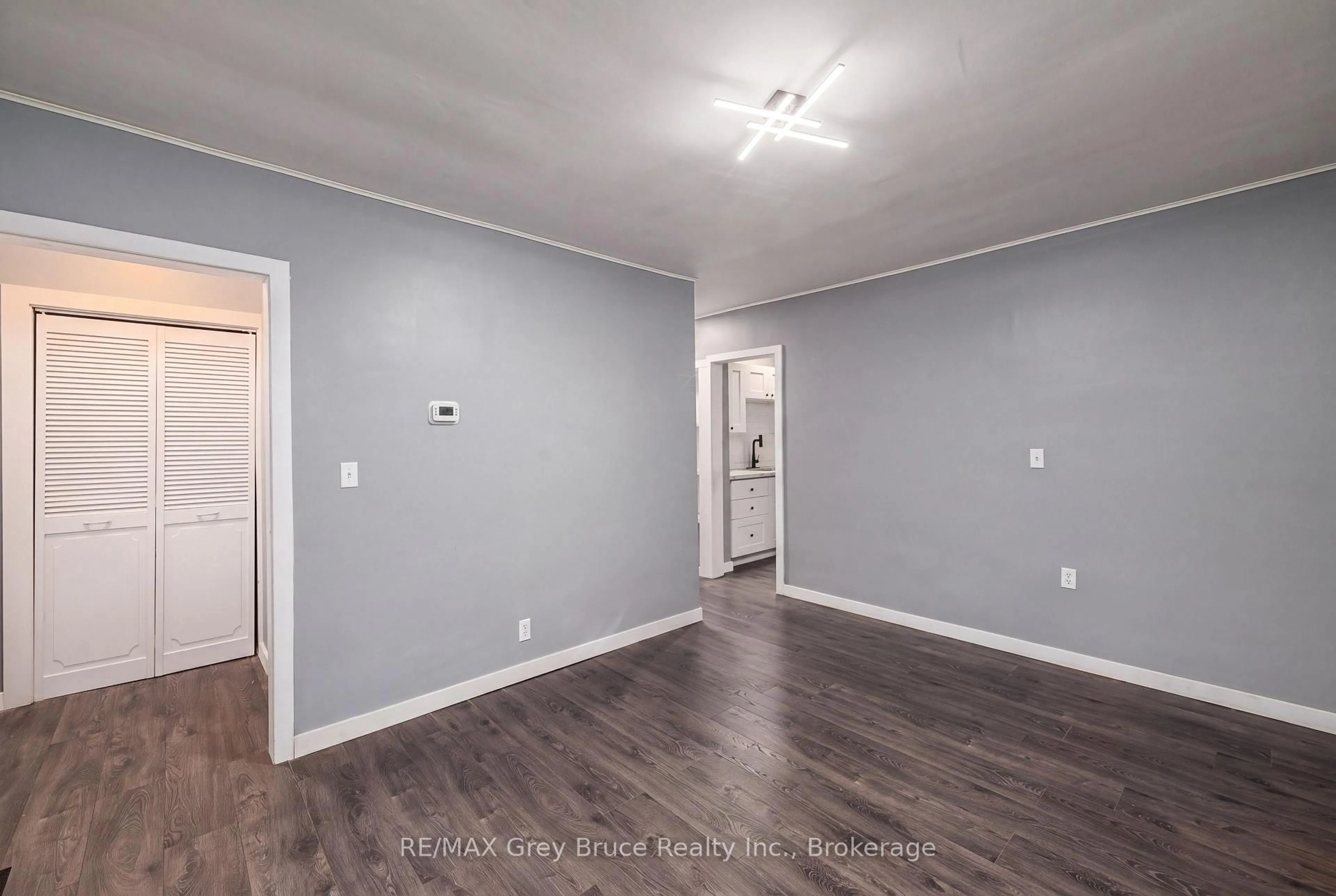 A pic of a room for 701 5th St, Owen Sound Ontario N4K 1E4