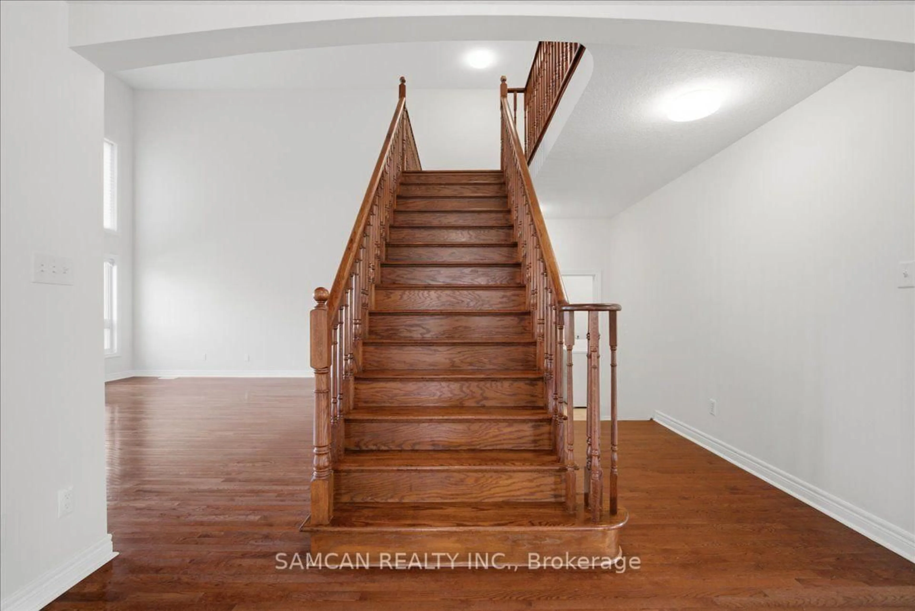 Stairs for 58 Hunter Way, Brantford Ontario N3T 6S6