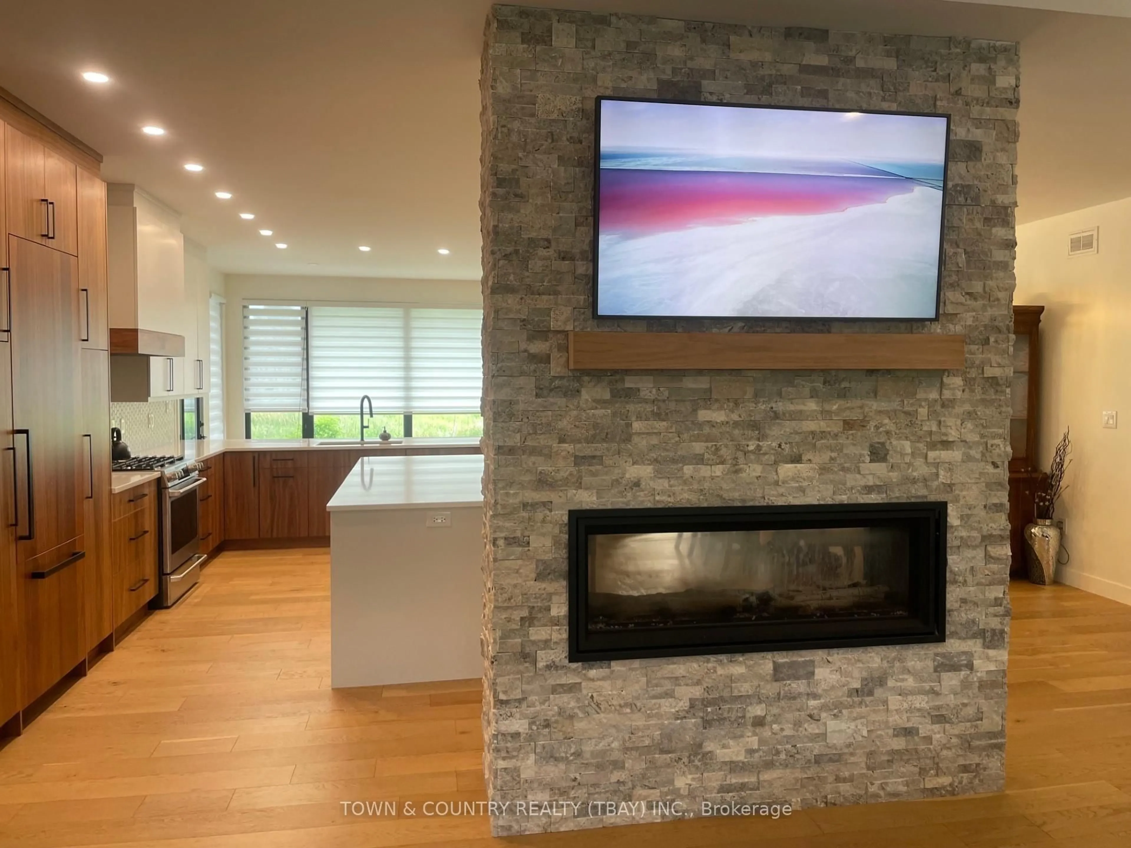 Contemporary kitchen, ceramic/tile floor for 2082 Magnolia Dr, Thunder Bay Ontario P7K 0J3