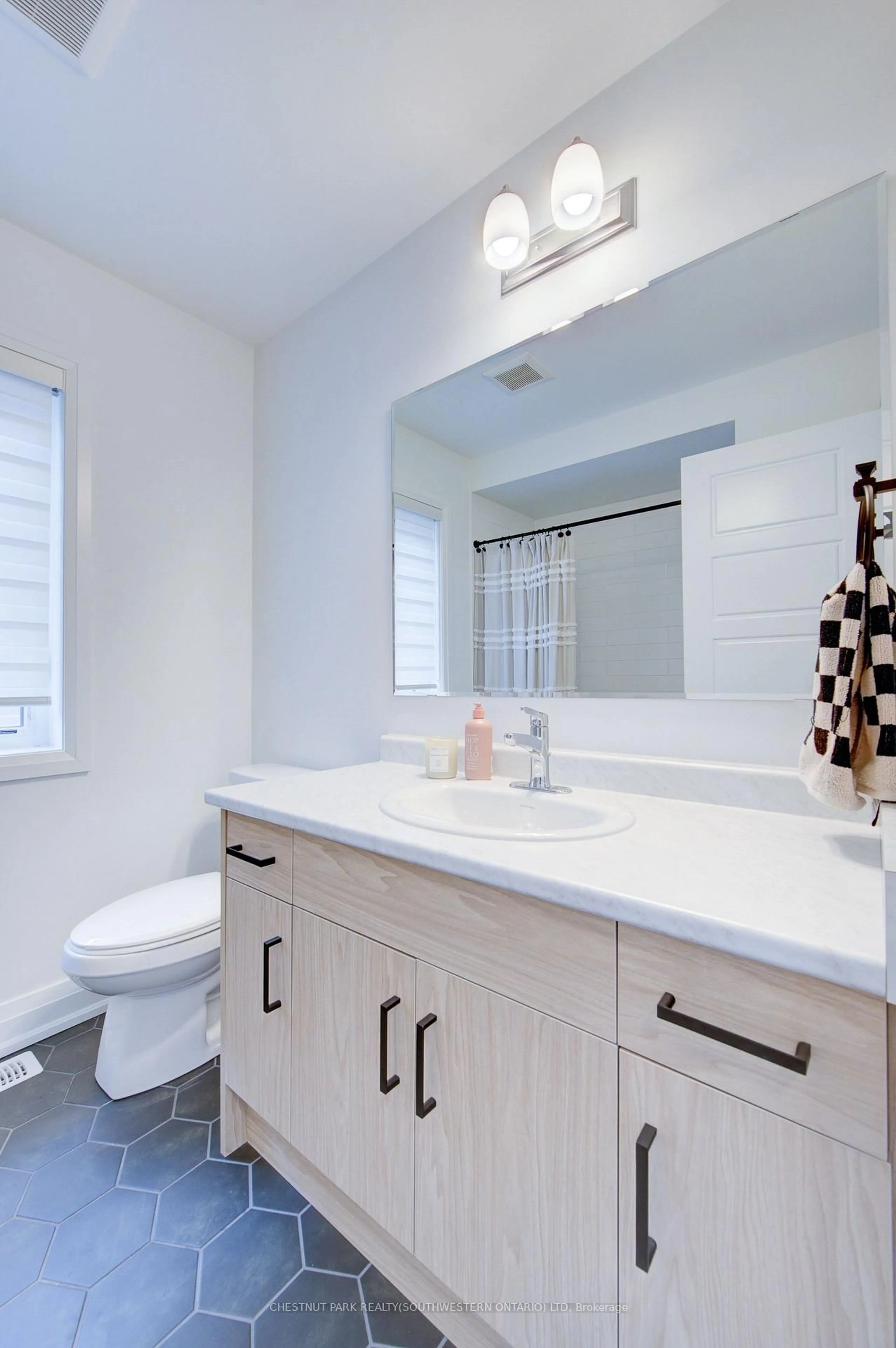 Contemporary bathroom, ceramic/tile floor for 58 Routley St, Kitchener Ontario N2R 0S2