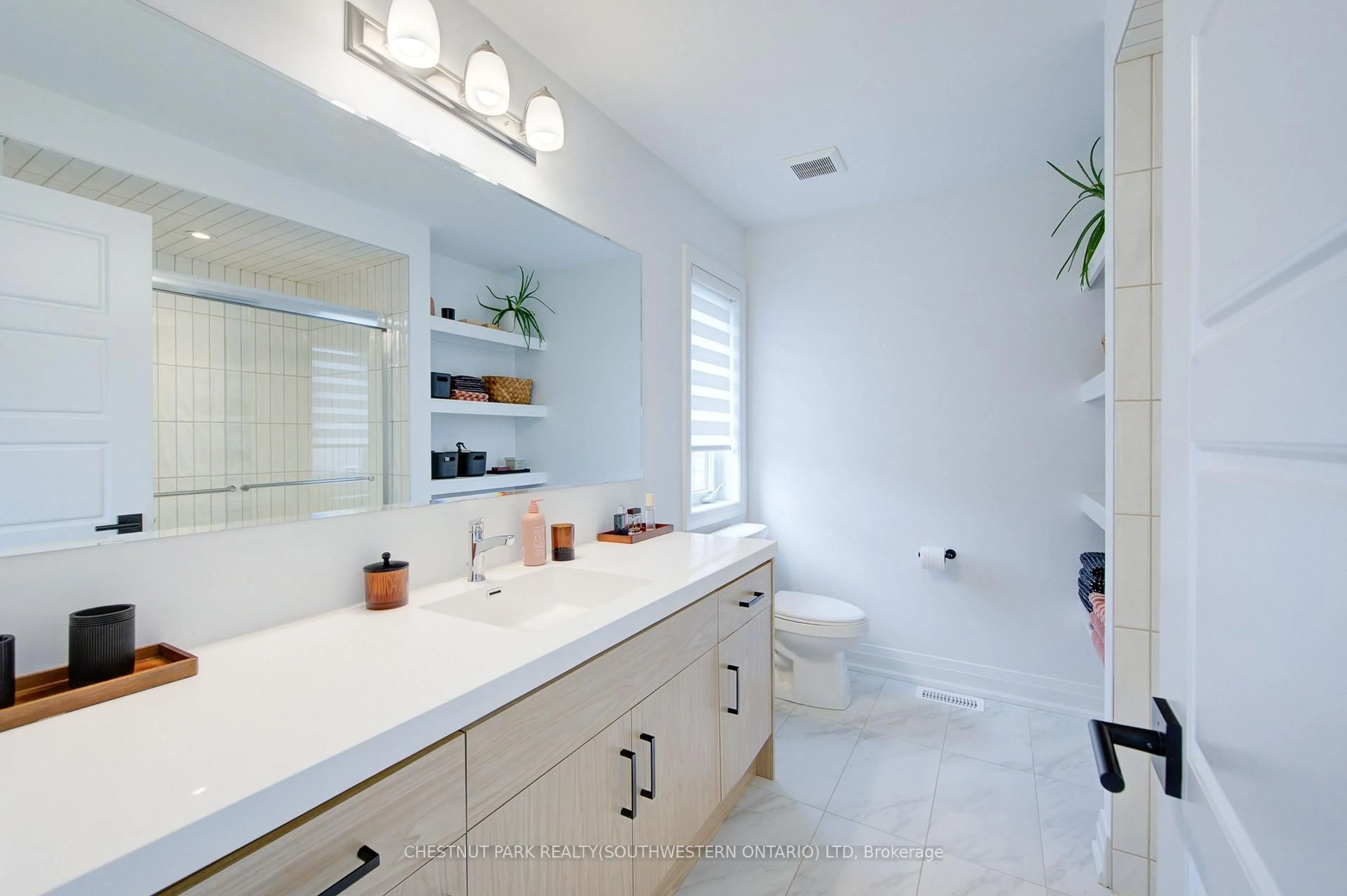 Contemporary bathroom, ceramic/tile floor for 58 Routley St, Kitchener Ontario N2R 0S2