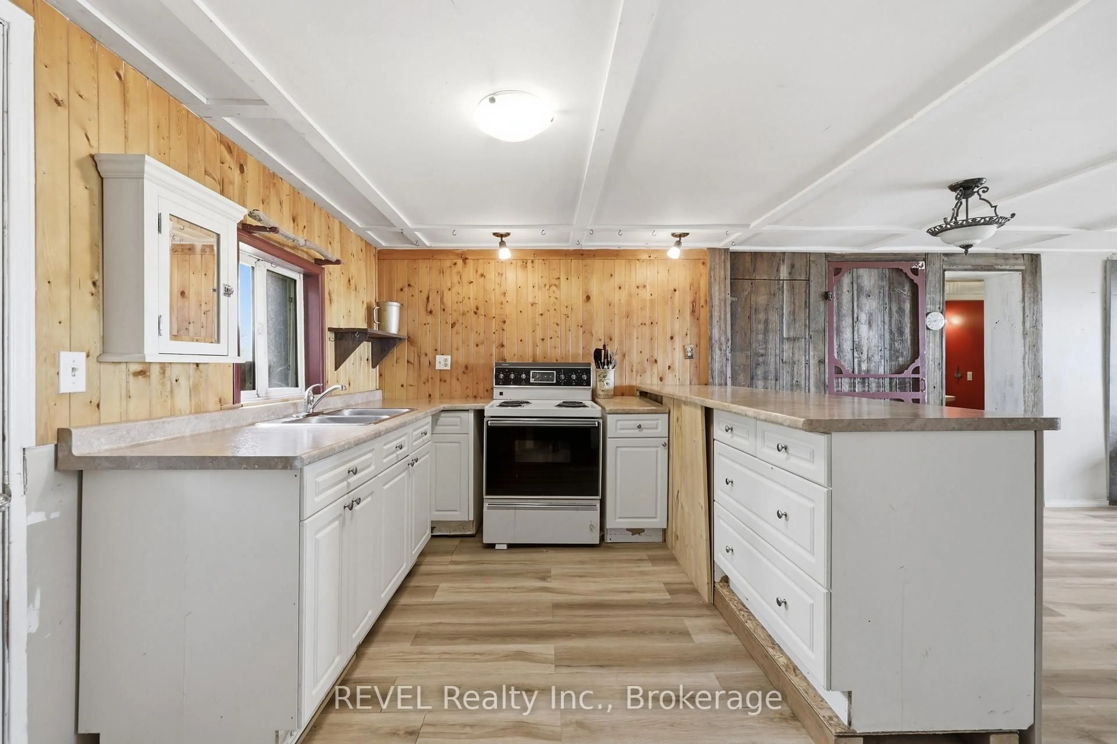 Standard kitchen, unknown for 26 Lake Rd, Haldimand Ontario N0A 1A0