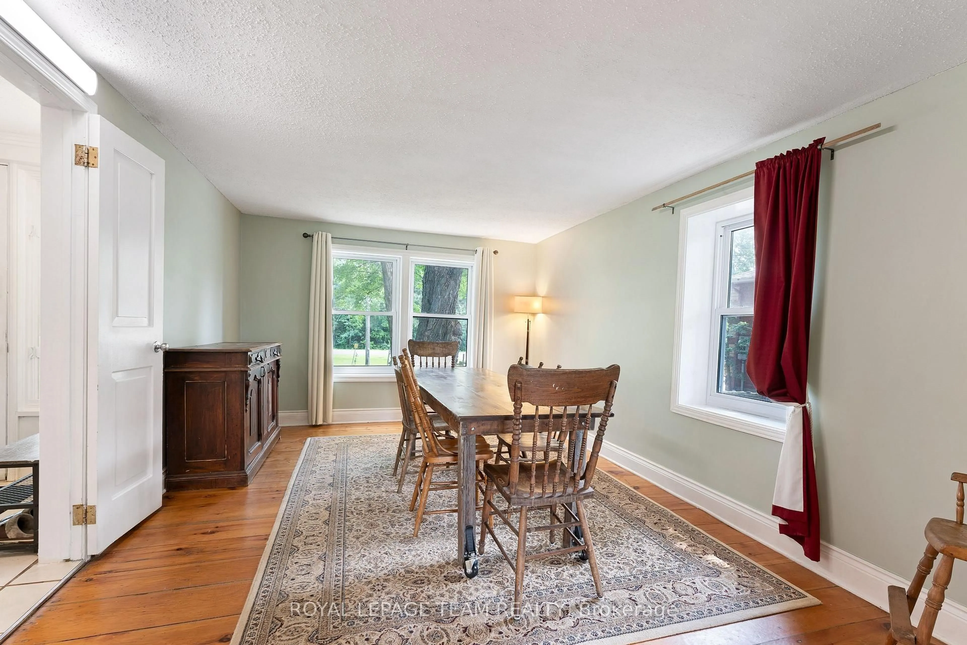 Dining room, wood/laminate floor for 715 River Rd, North Grenville Ontario K0G 1J0