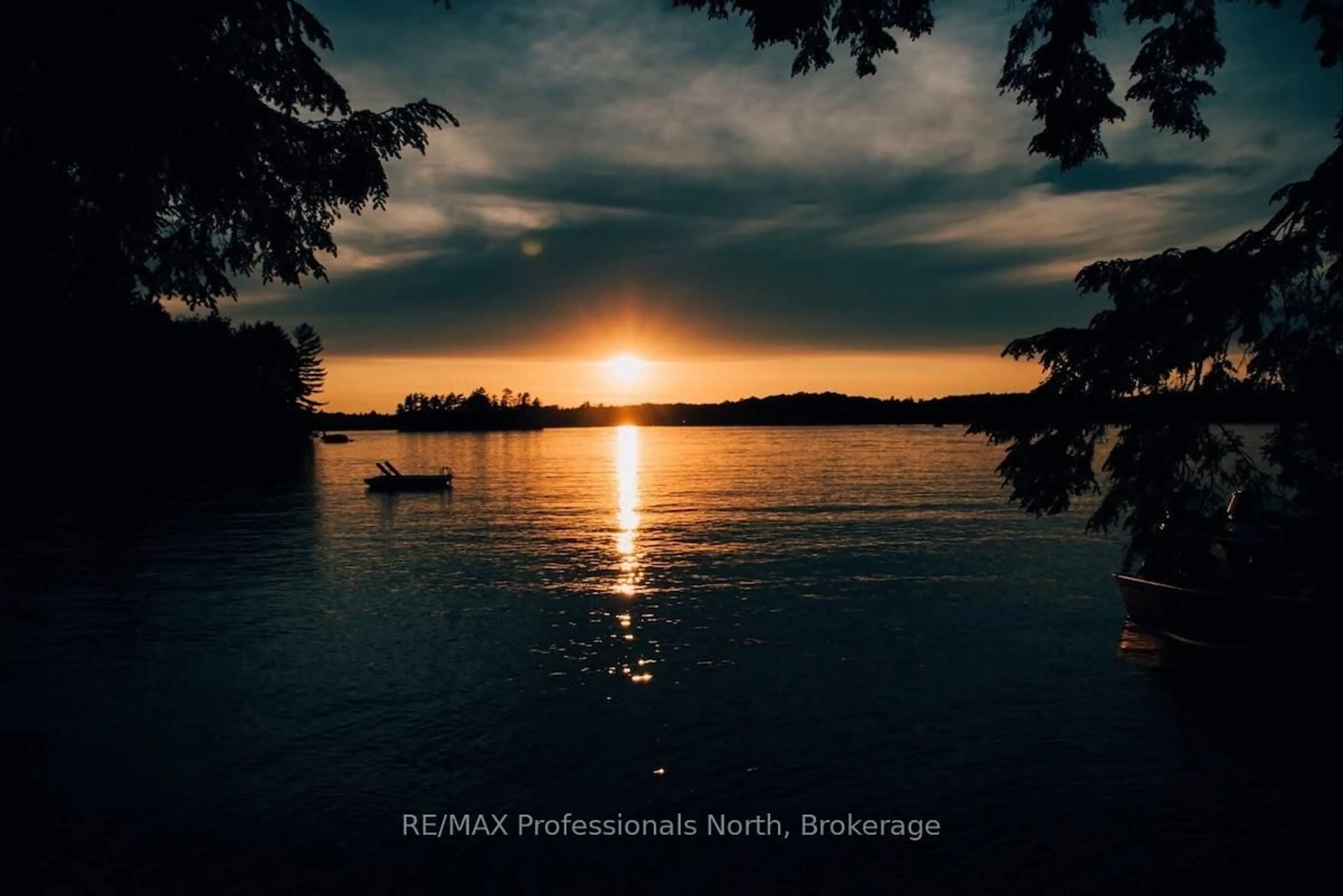 Blurry image for 20 Macbeth Island, Bracebridge Ontario P1L 1X3