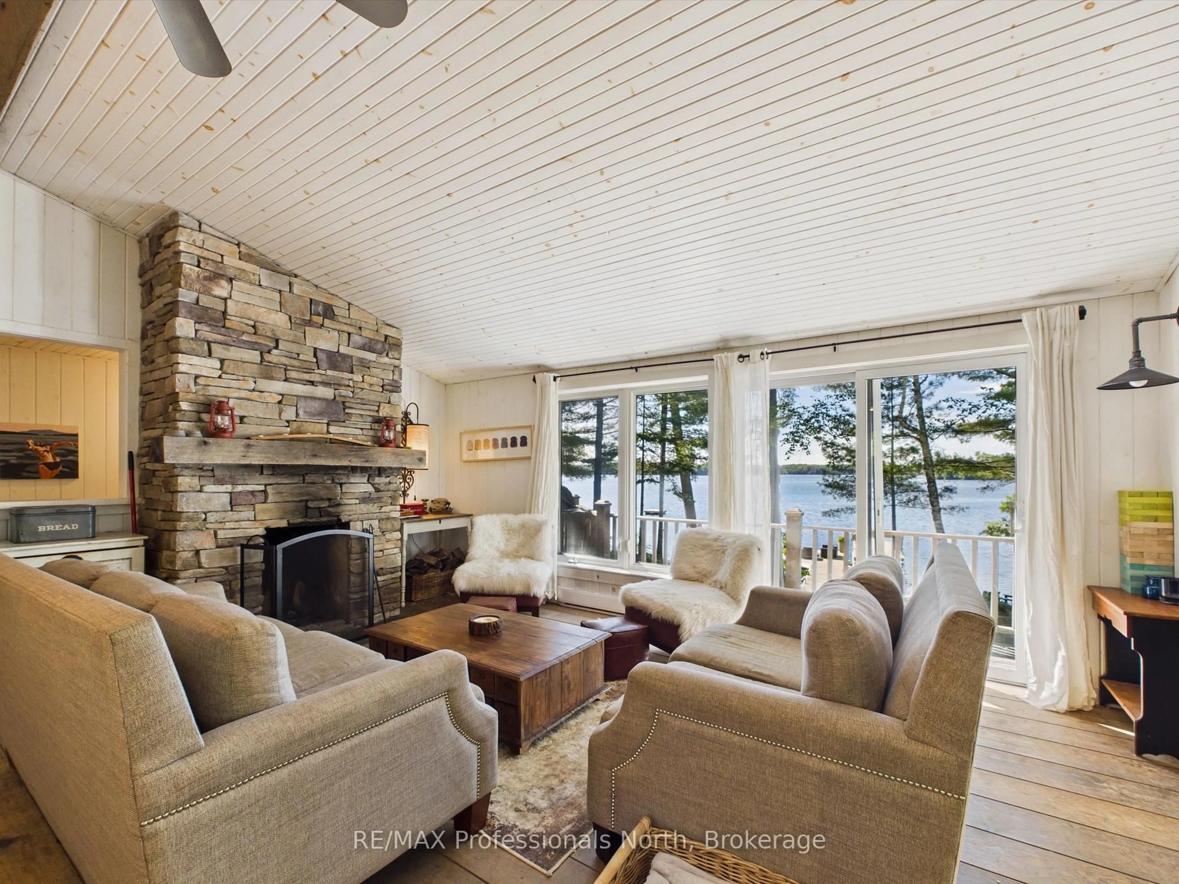 Living room with furniture, unknown for 1398 Milne Rd, Bracebridge Ontario P1L 1X1