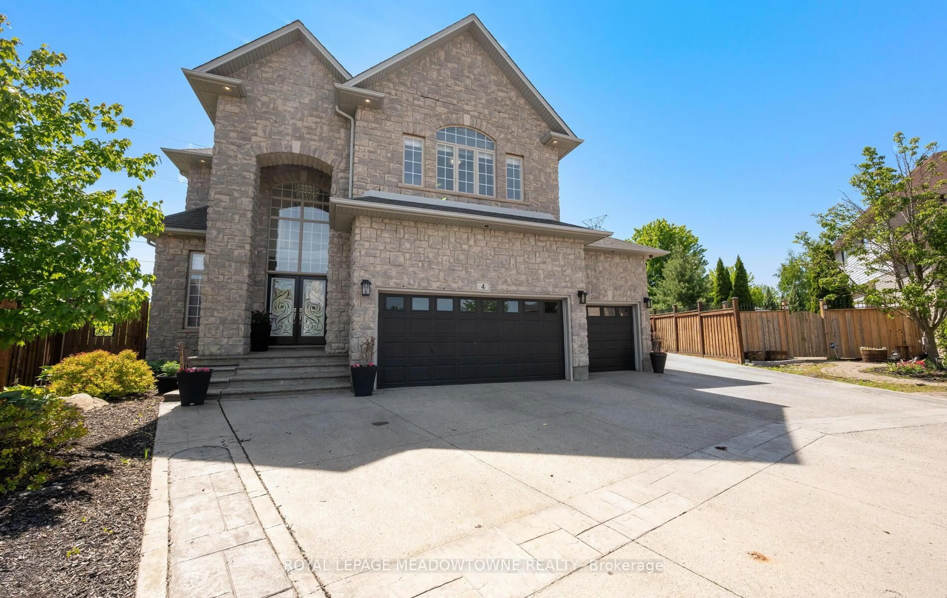 Home with brick exterior material, street for 4 Playfair Crt, Hamilton Ontario L9K 1R6