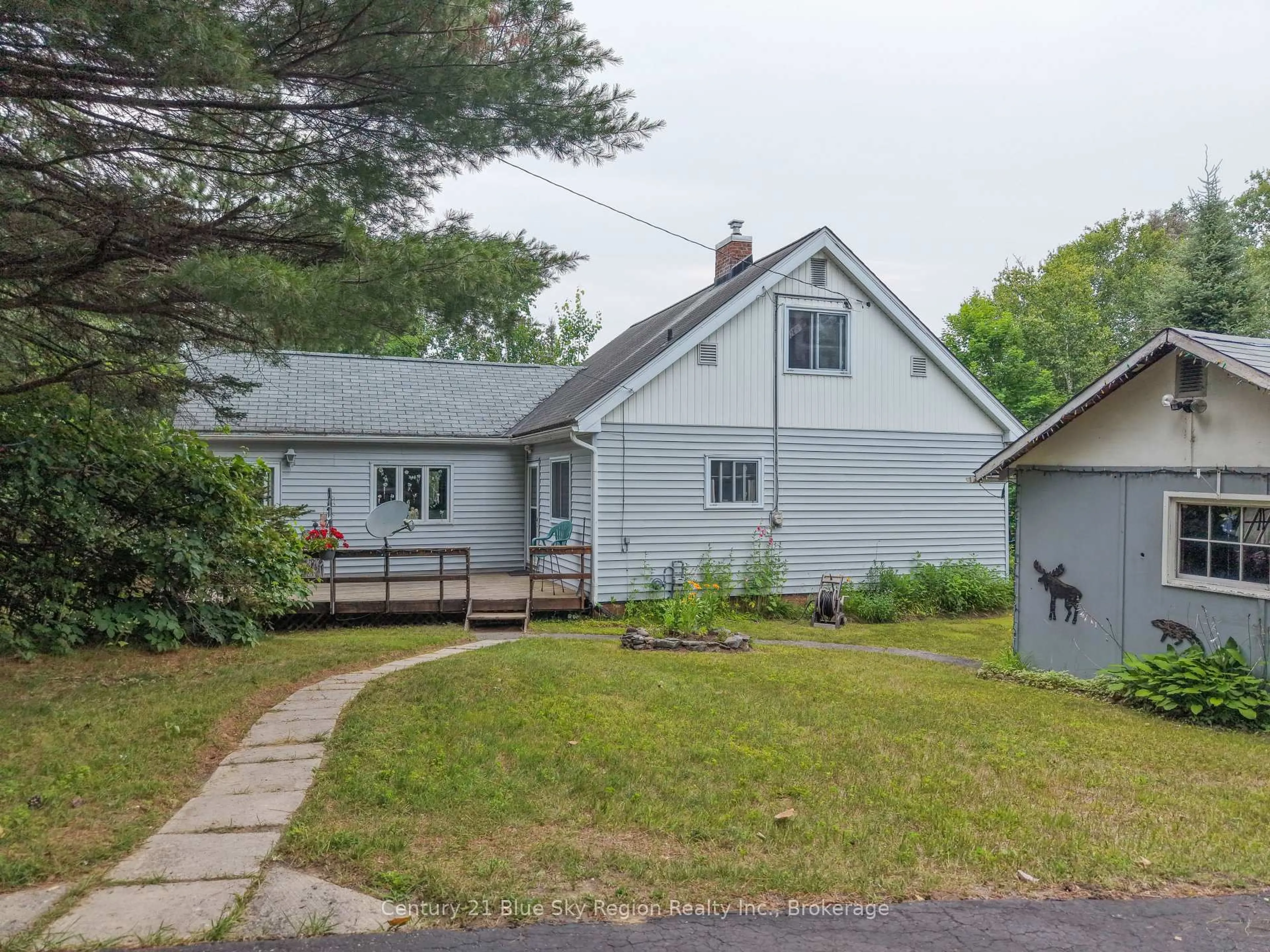 A pic from outside/outdoor area/front of a property/back of a property/a pic from drone, street for 73 O'Connor Dr, Temagami Ontario P0H 2H0