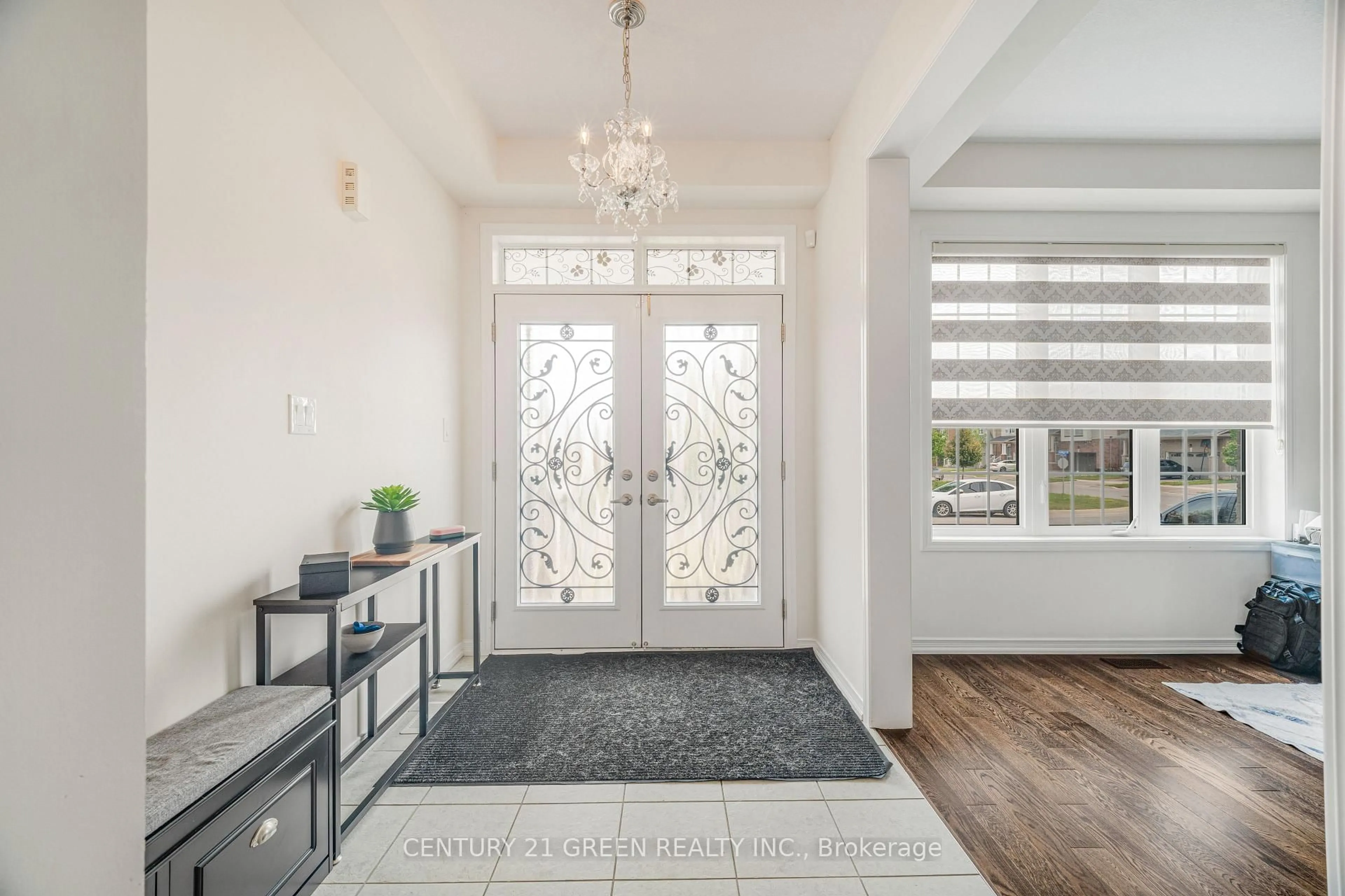 Indoor entryway for 15 Seanesy Dr, Thorold Ontario L3B 0G5