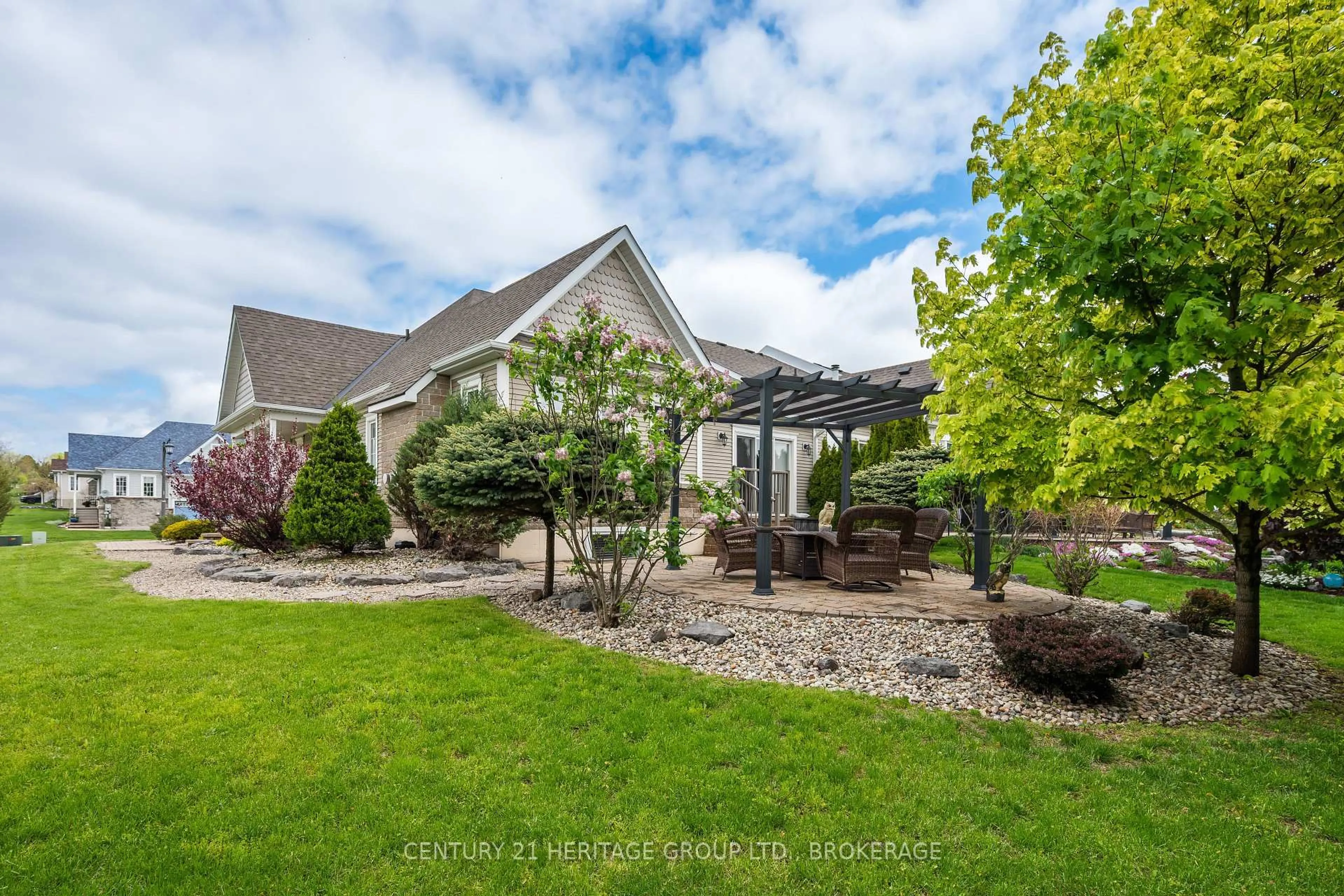 Unknown for 100 BRITANNIA Cres, Bath Ontario K0H 1G0