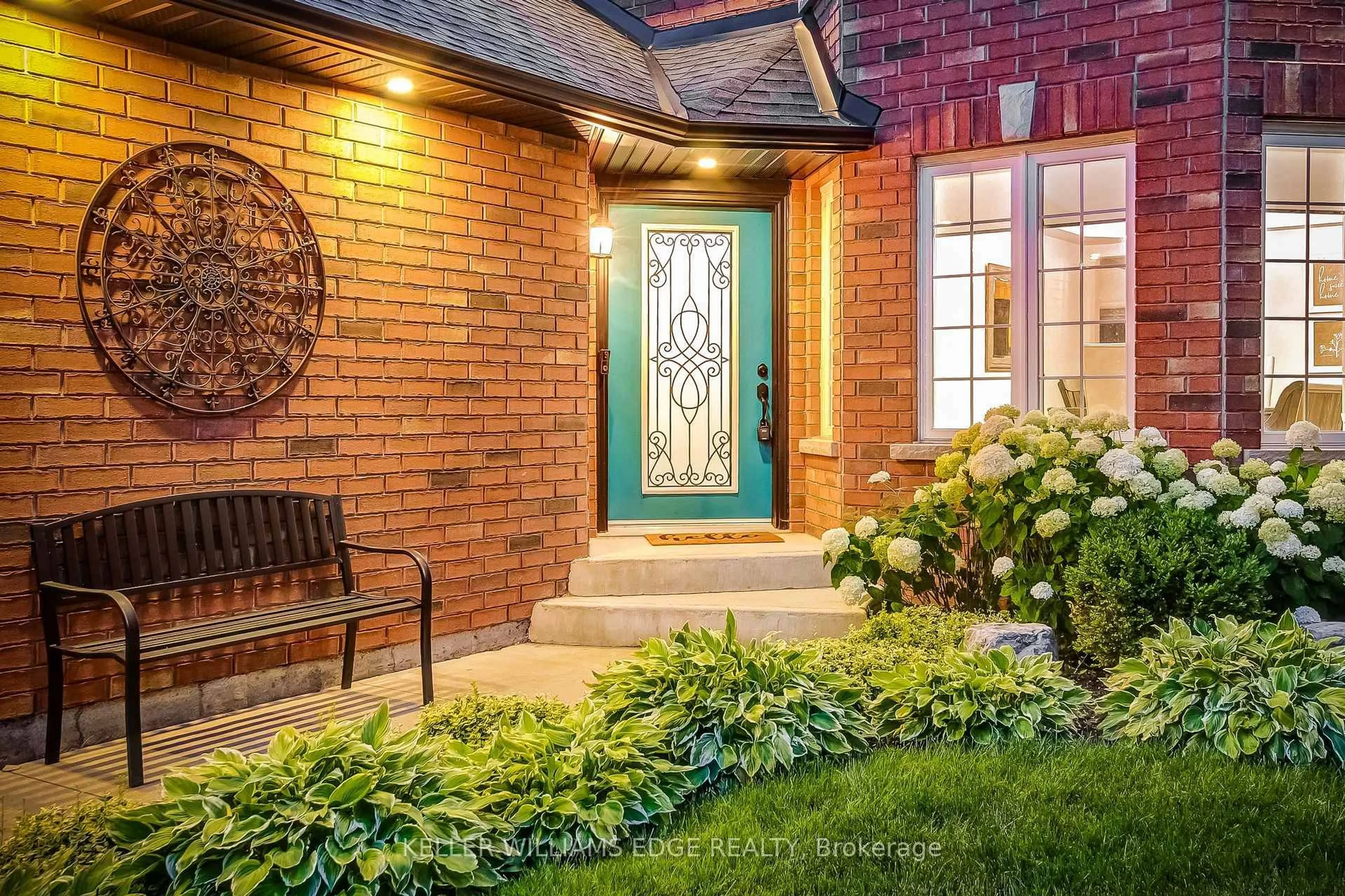 Indoor entryway for 69 Solsbury Cres, Hamilton Ontario L0R 1W0