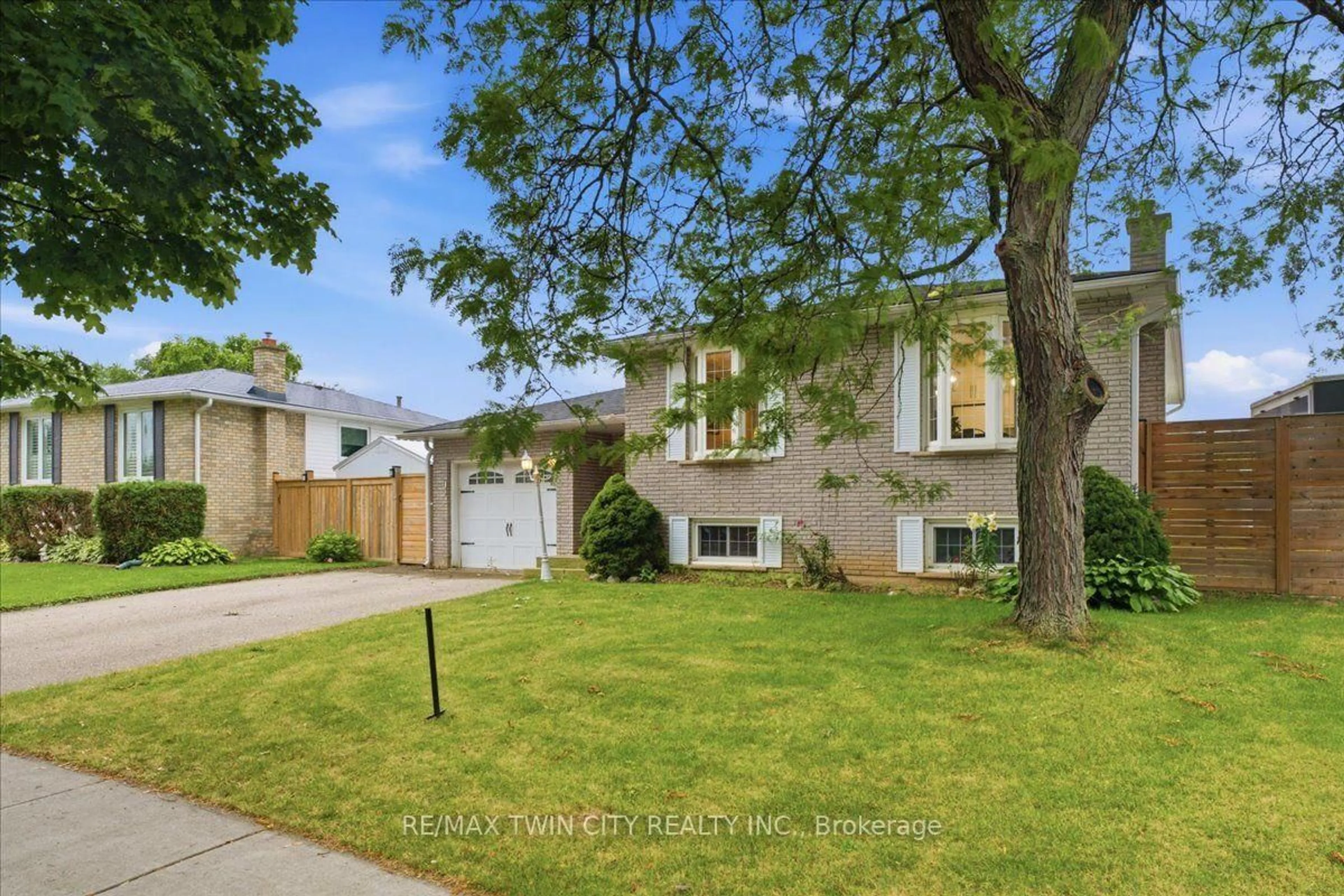 A pic from outside/outdoor area/front of a property/back of a property/a pic from drone, street for 76 Enfield Cres, Brantford Ontario N3P 1B2