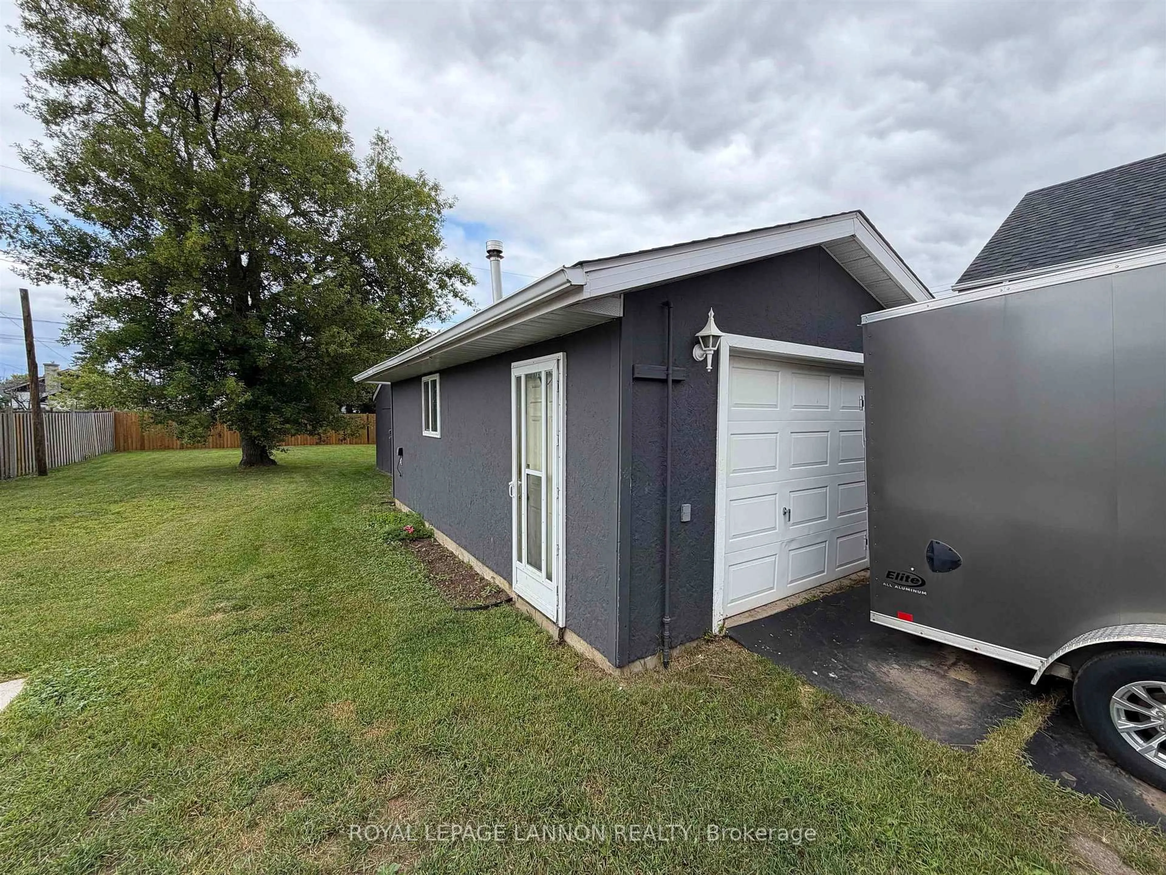Shed for 441 Christina St, Thunder Bay Ontario P7E 4P3