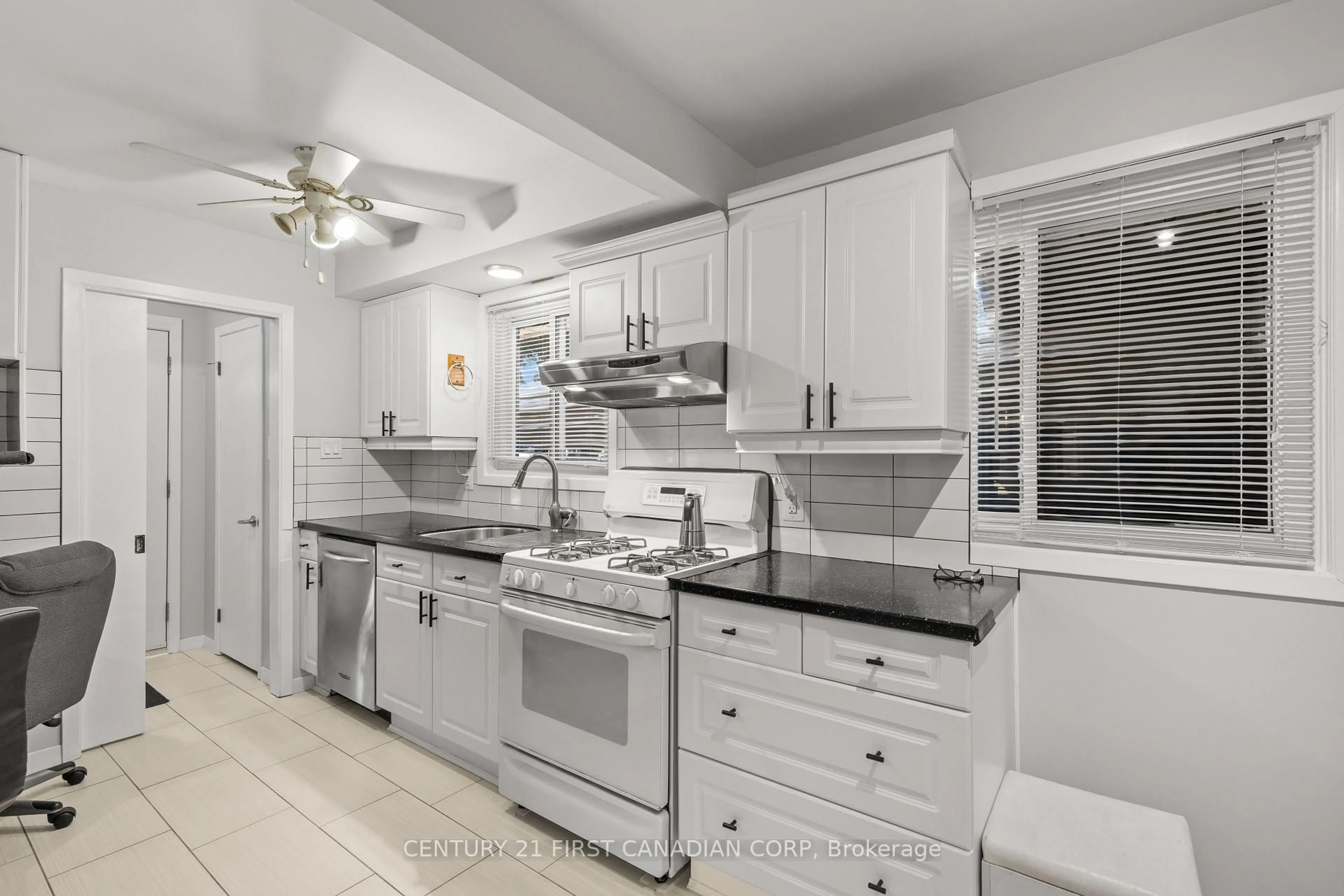 Standard kitchen, ceramic/tile floor for 4 Archer Cres, London South Ontario N6E 2A5