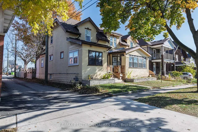 332 Elm Ave, Windsor