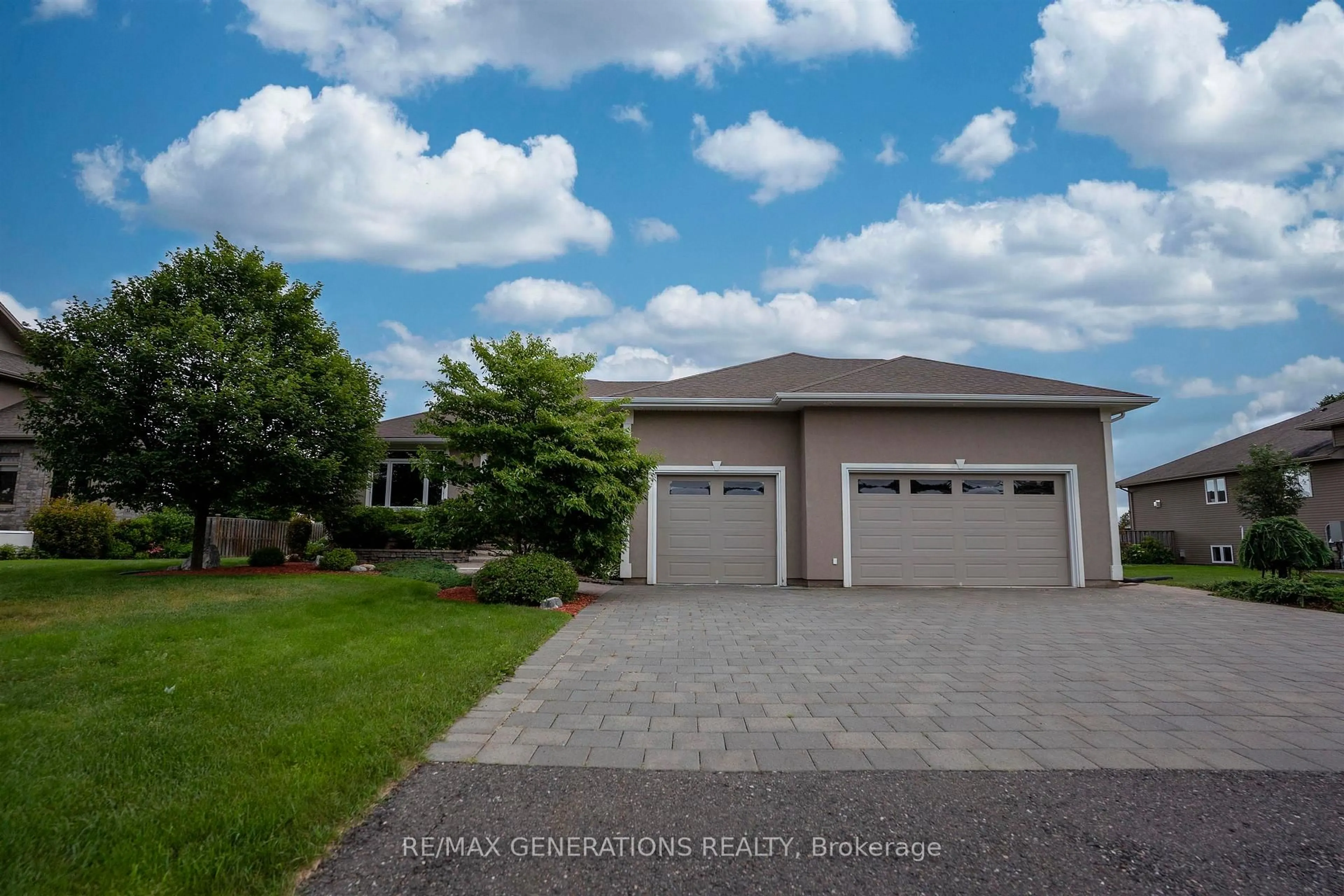 A pic from outside/outdoor area/front of a property/back of a property/a pic from drone, water/lake/river/ocean view for 1106 MAHOGANY Pl, Thunder Bay Ontario P7K 0A3