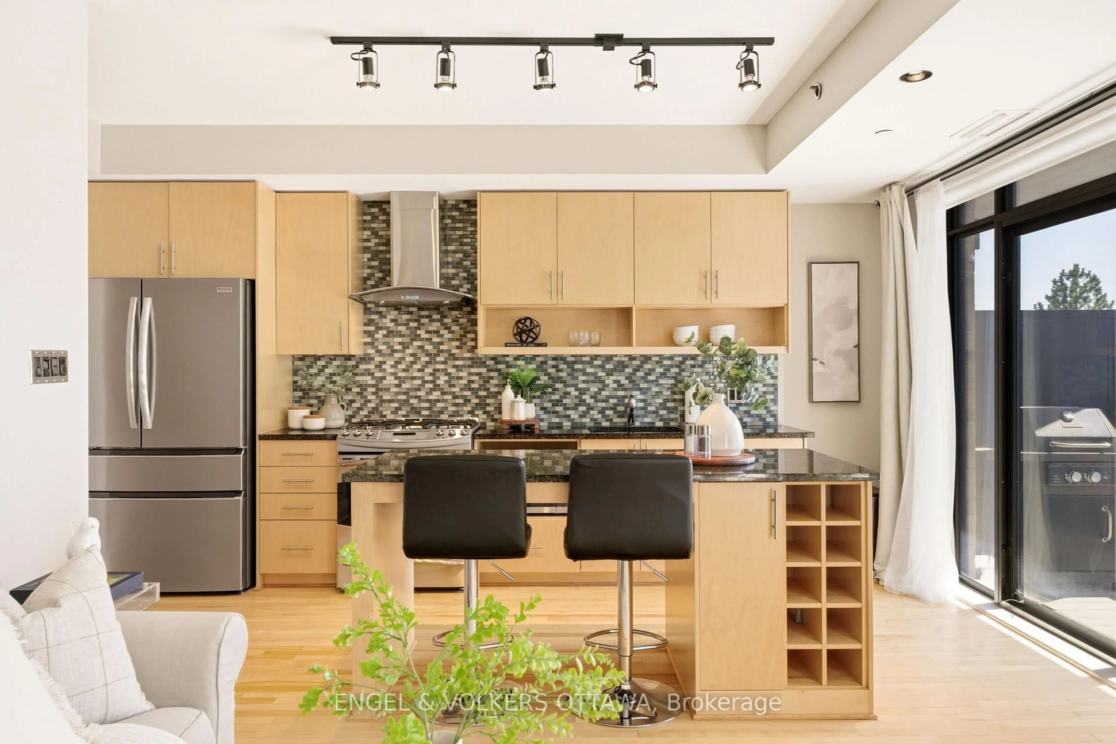Contemporary kitchen, ceramic/tile floor for 808 Bronson Ave #310, Ottawa Ontario K1S 5A4