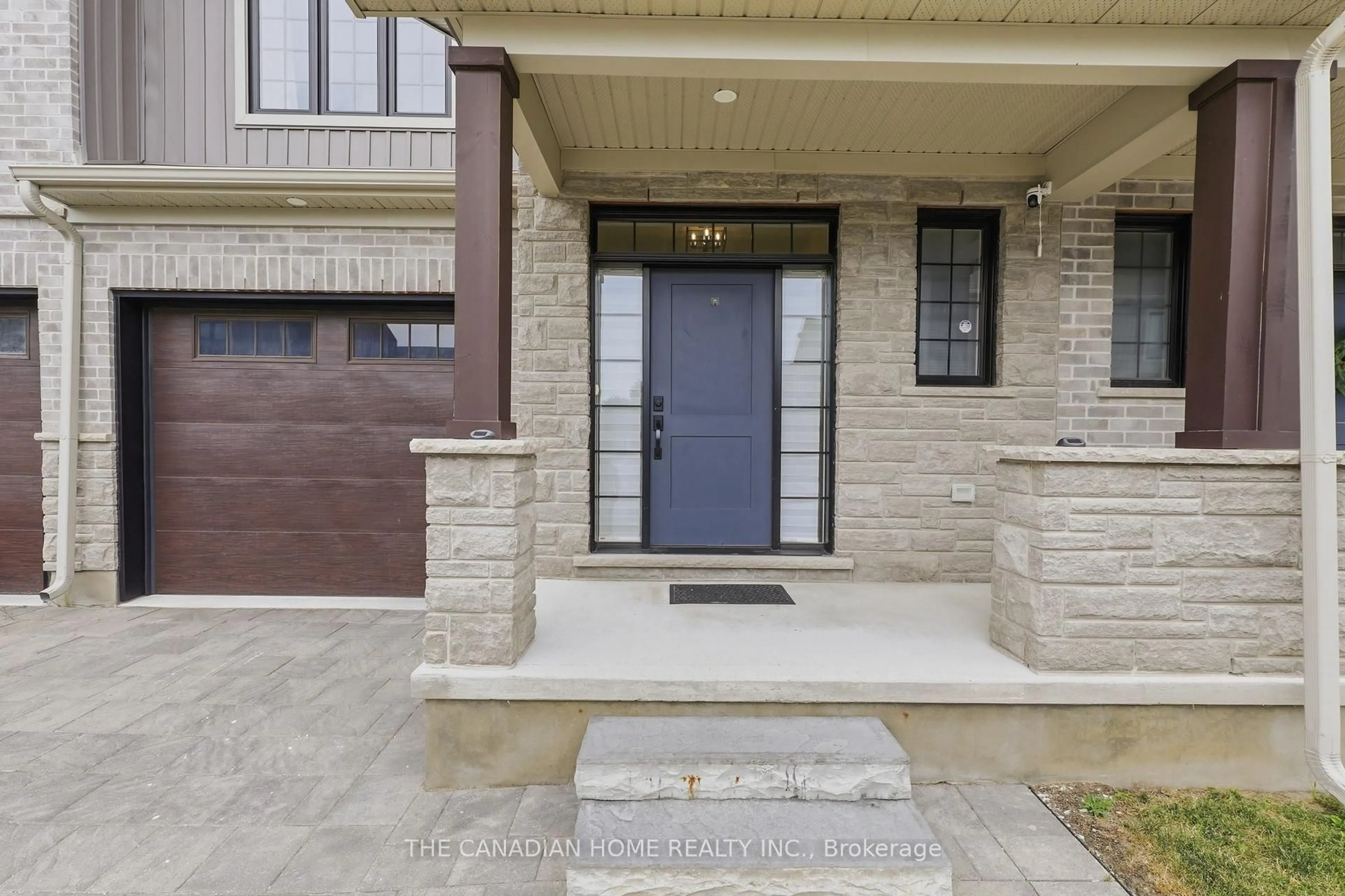 Indoor entryway for 93 Stonefield Lane #116, Middlesex Centre Ontario N0M 2A0