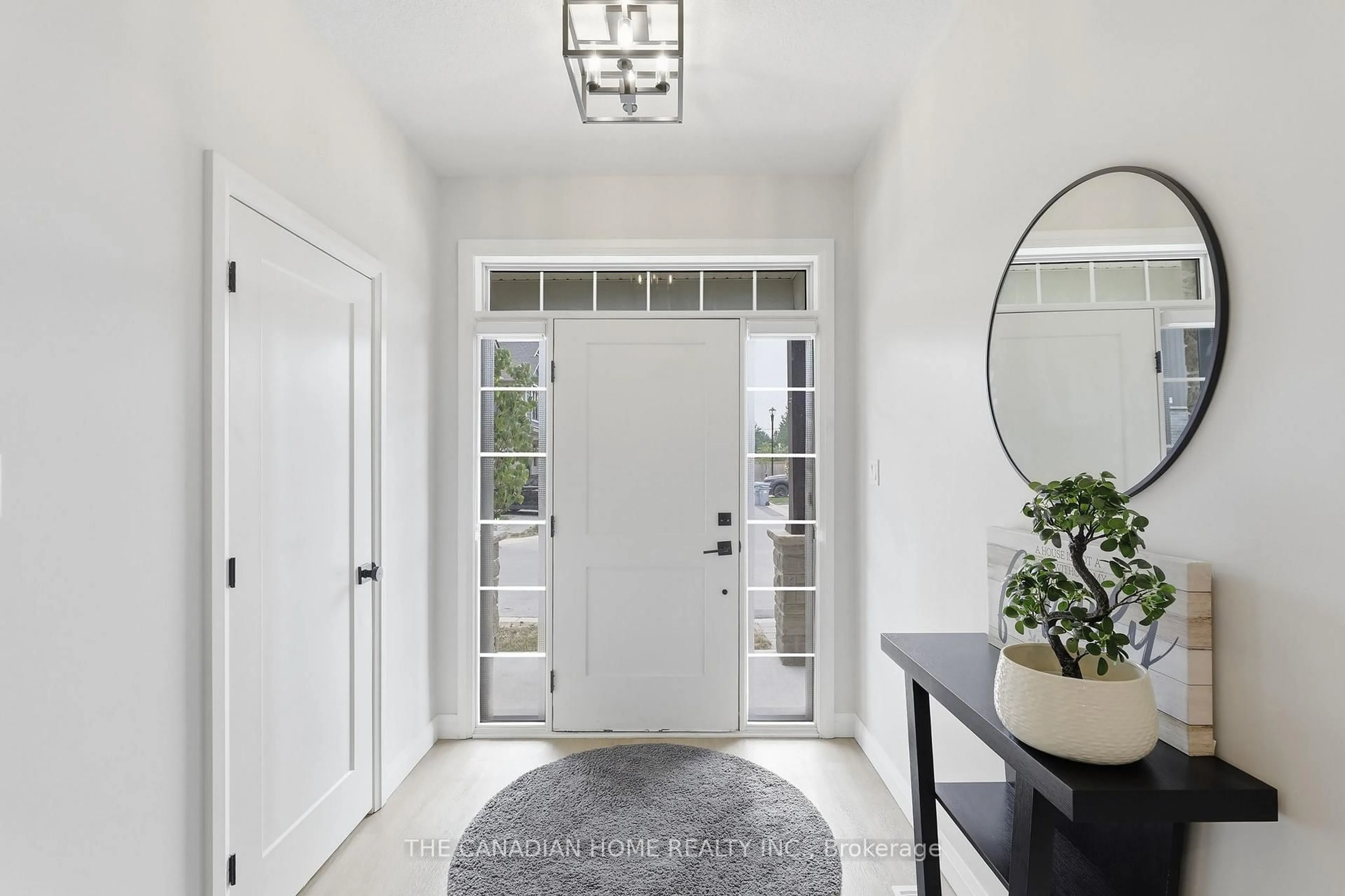 Indoor entryway for 93 Stonefield Lane #116, Middlesex Centre Ontario N0M 2A0