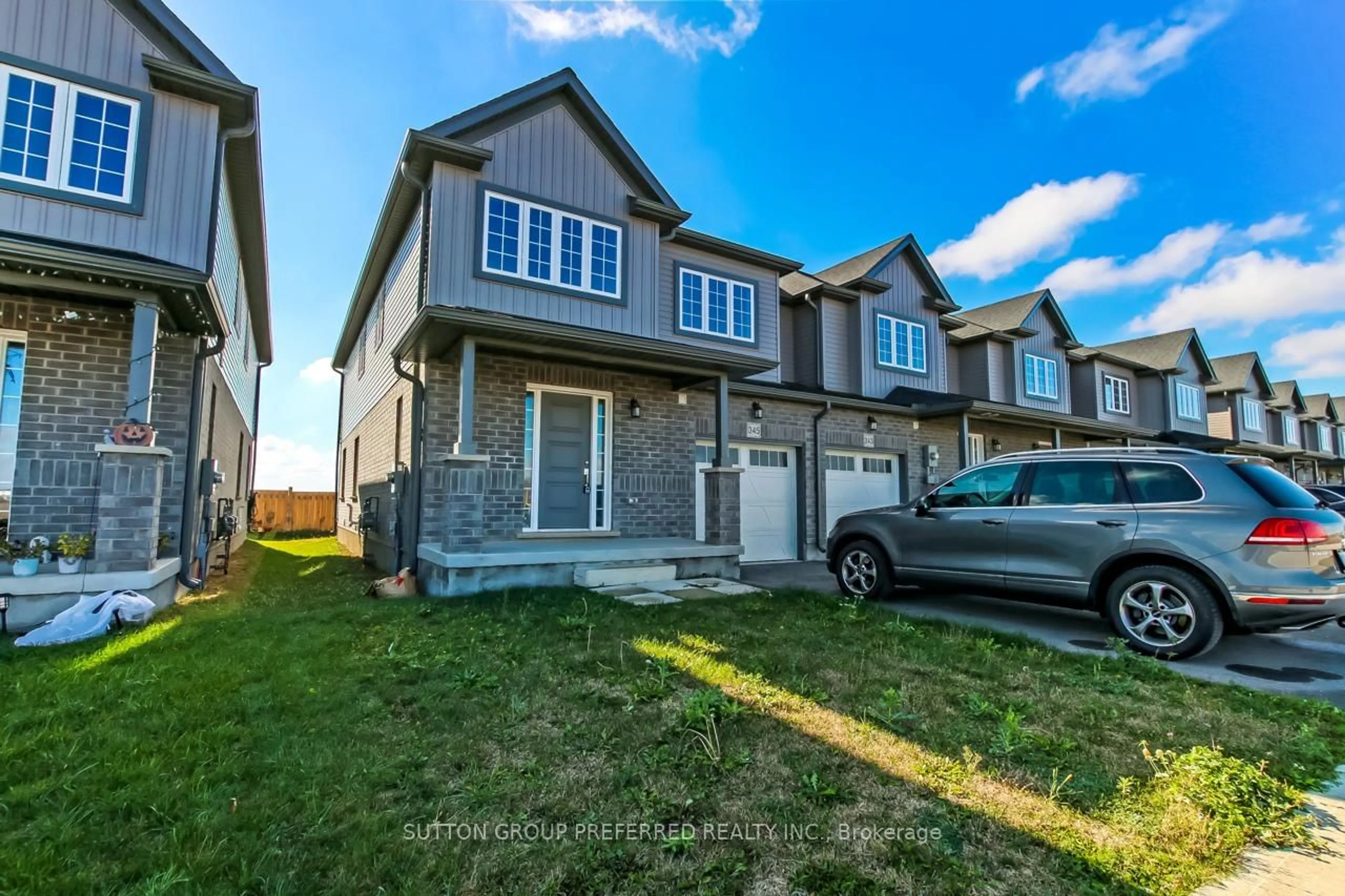Unknown for 371 KENNINGTON Way, London South Ontario N6L 0H4