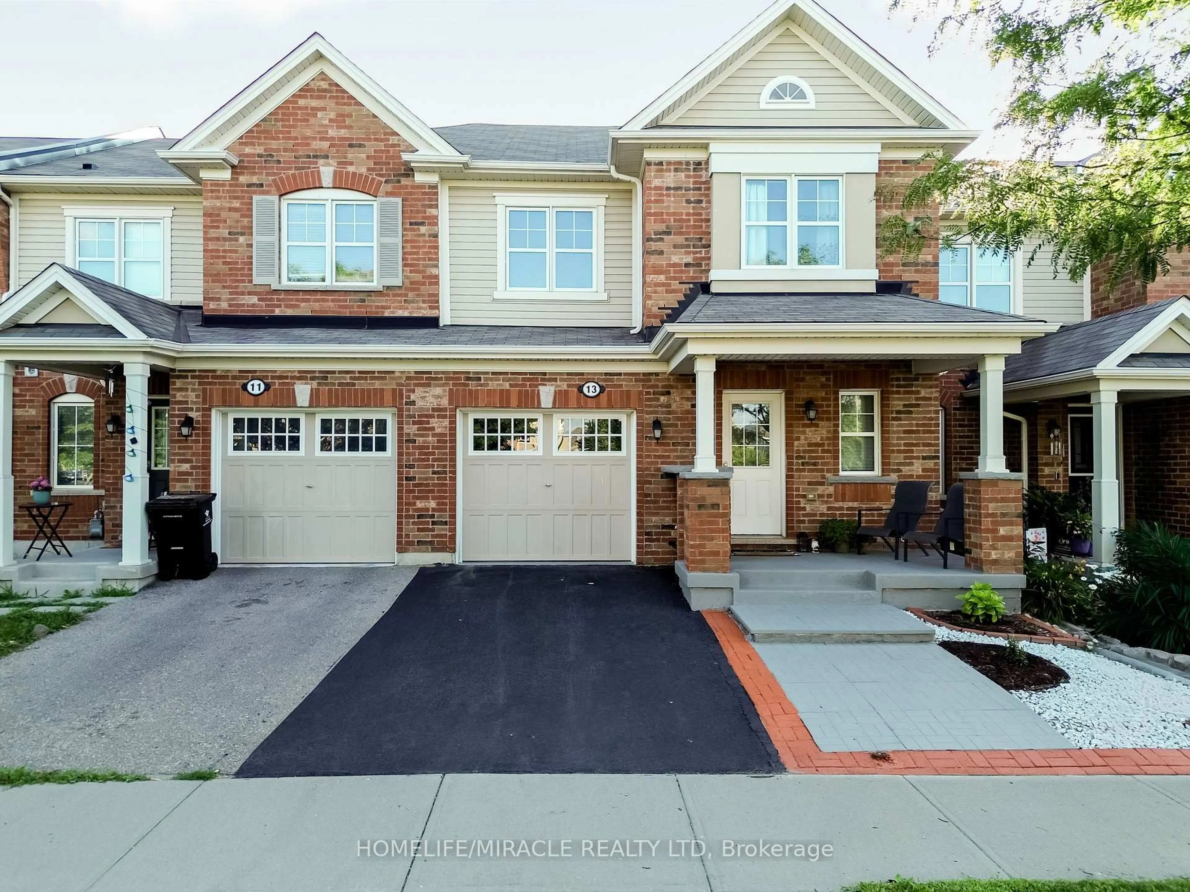 Home with brick exterior material, street for 13 Arbourview Cres, Kitchener Ontario N2R 1R4