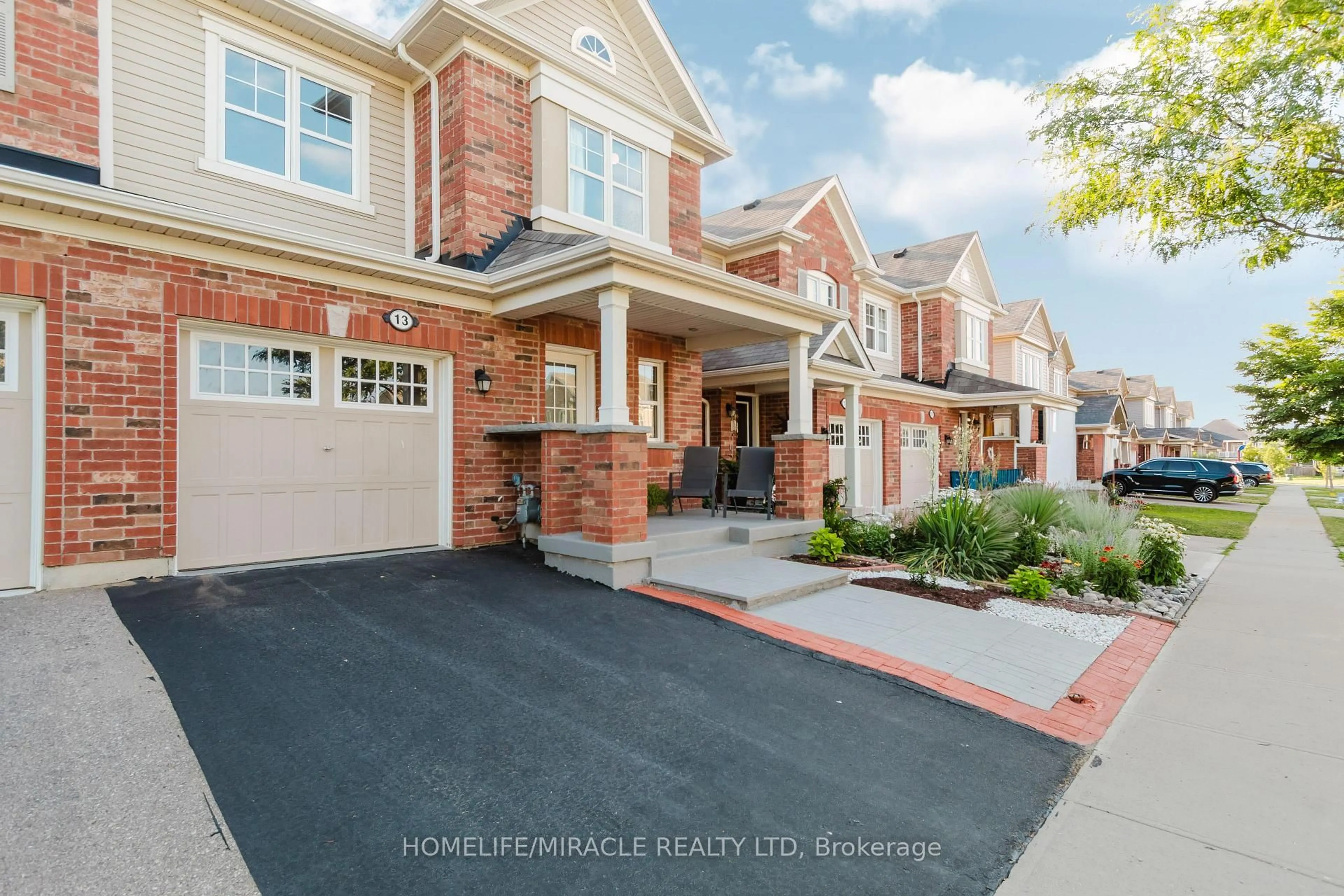 Home with brick exterior material, street for 13 Arbourview Cres, Kitchener Ontario N2R 1R4