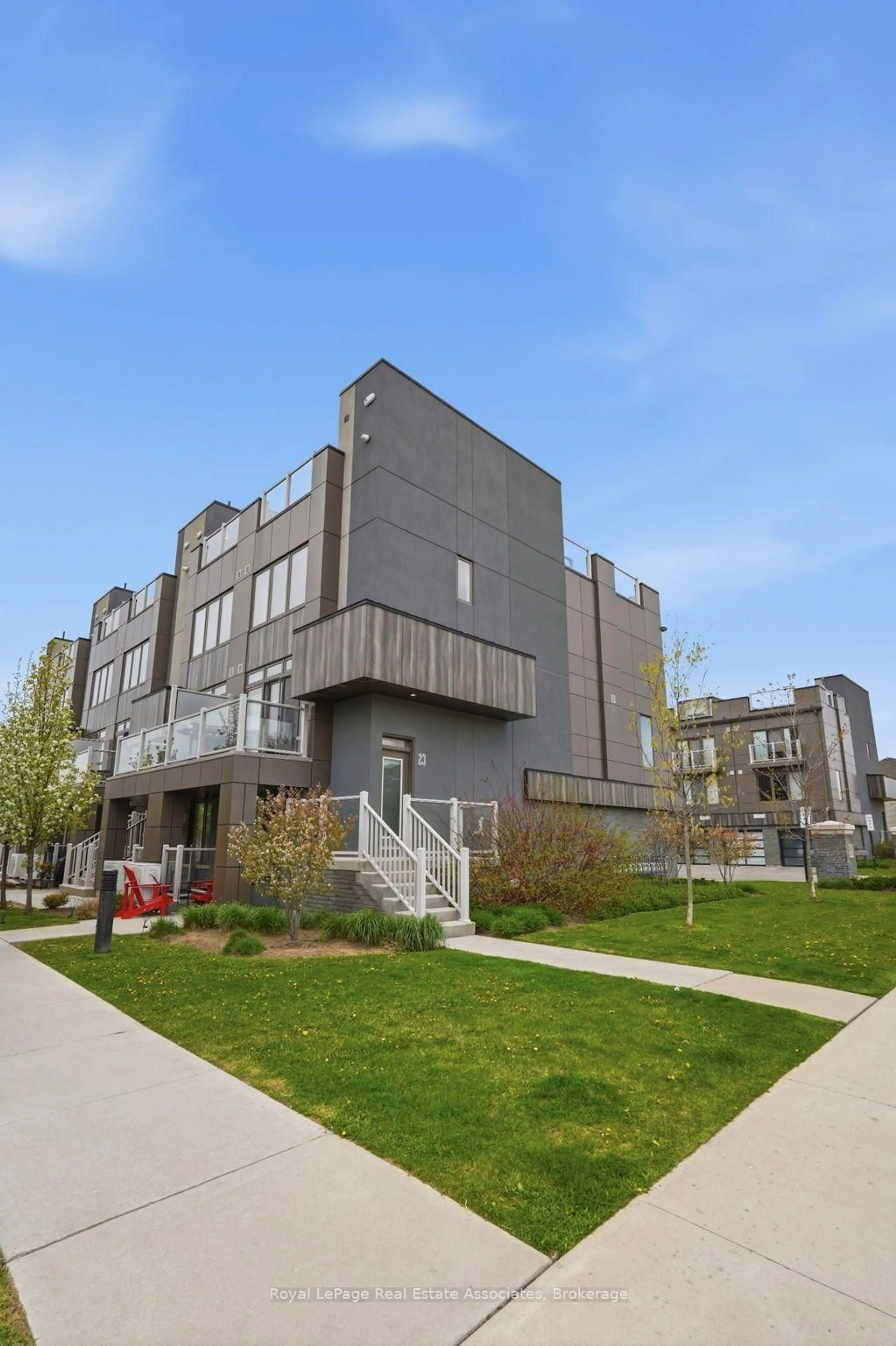 Unknown for 261 Skinner Rd #23, Hamilton Ontario L8B 1W6