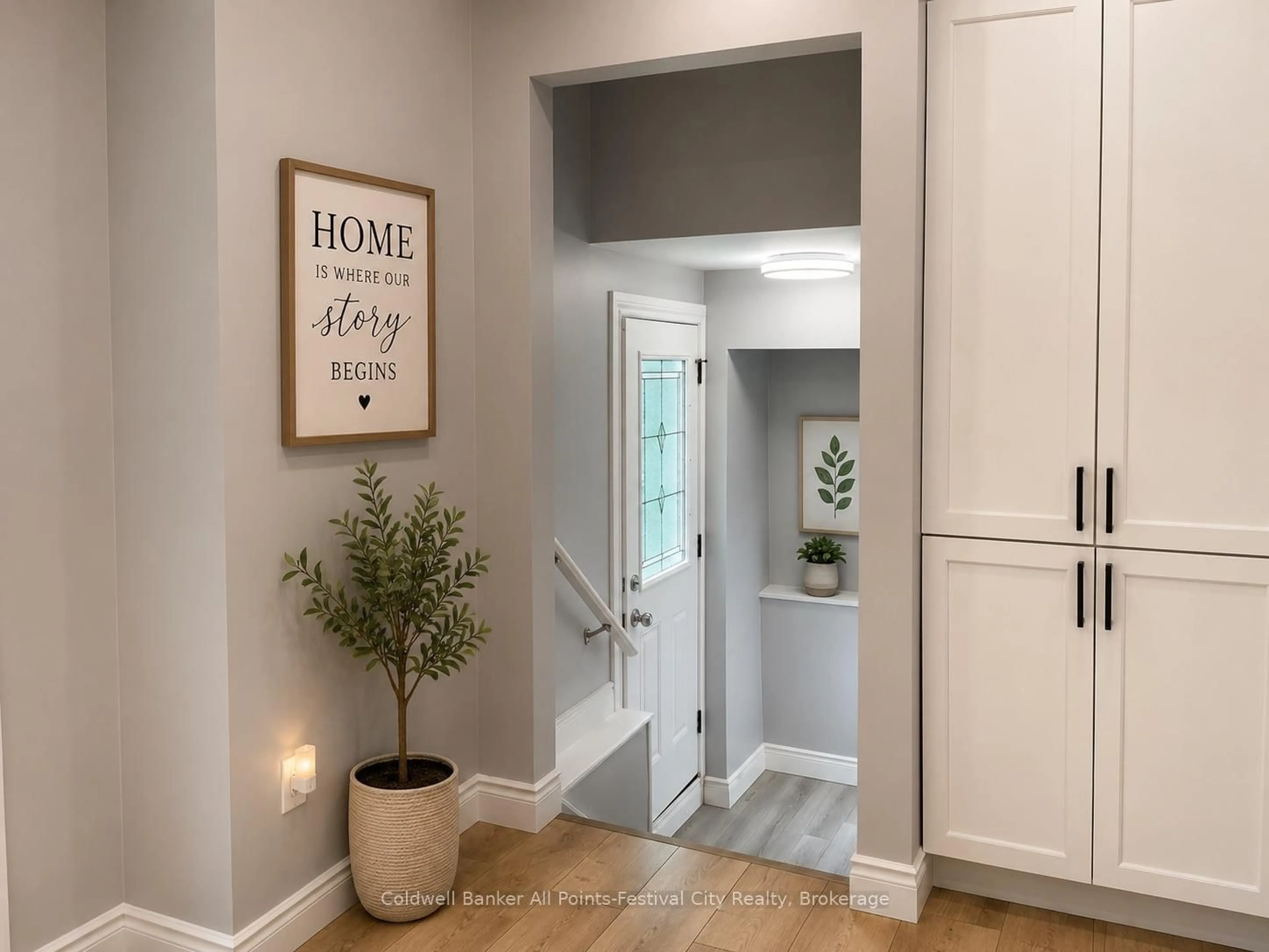 Indoor entryway for 237 Wellington St, West Perth Ontario N0K 1N0