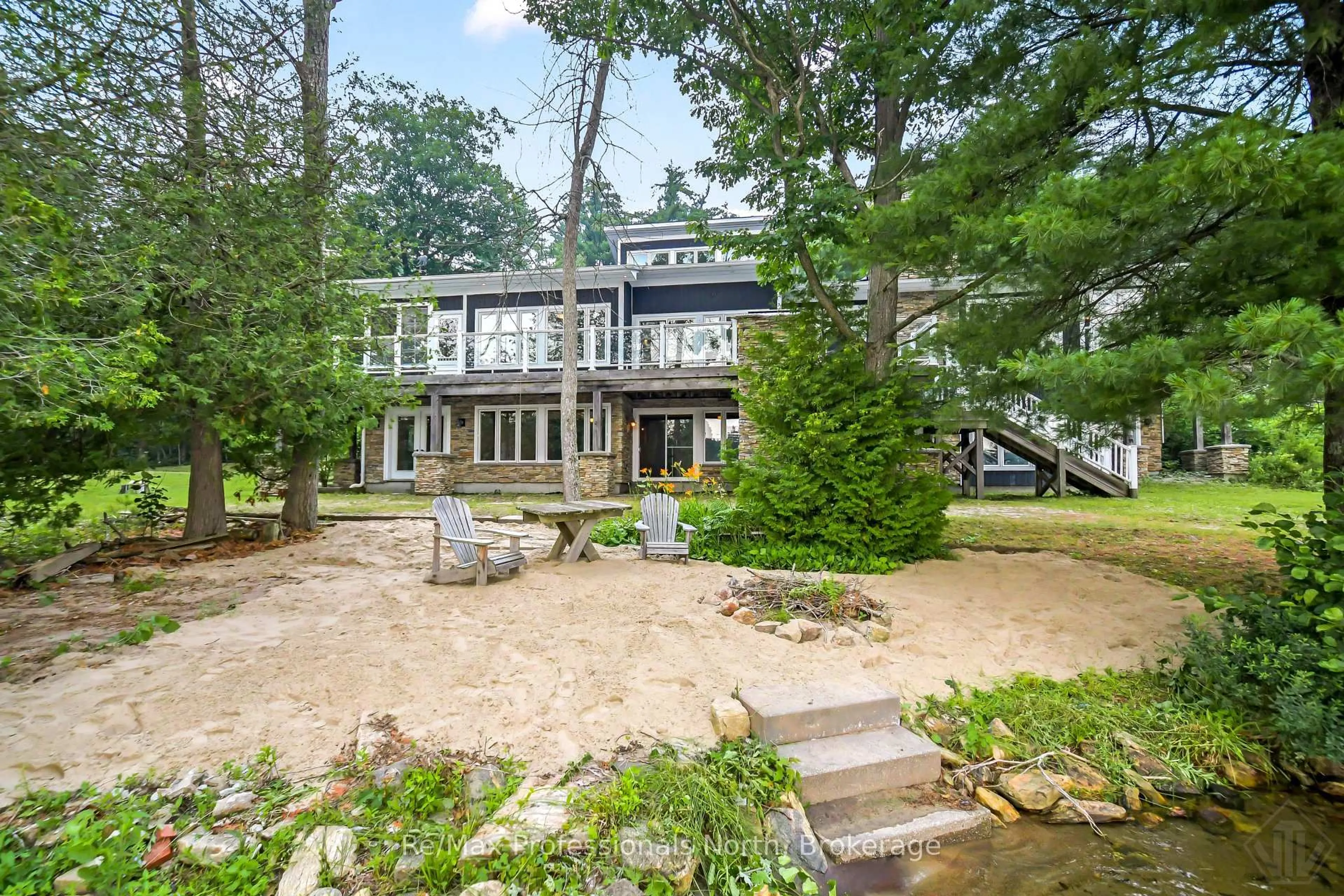 Patio, water/lake/river/ocean view for 1064 Road 3200, Gravenhurst Ontario P1P 0E7
