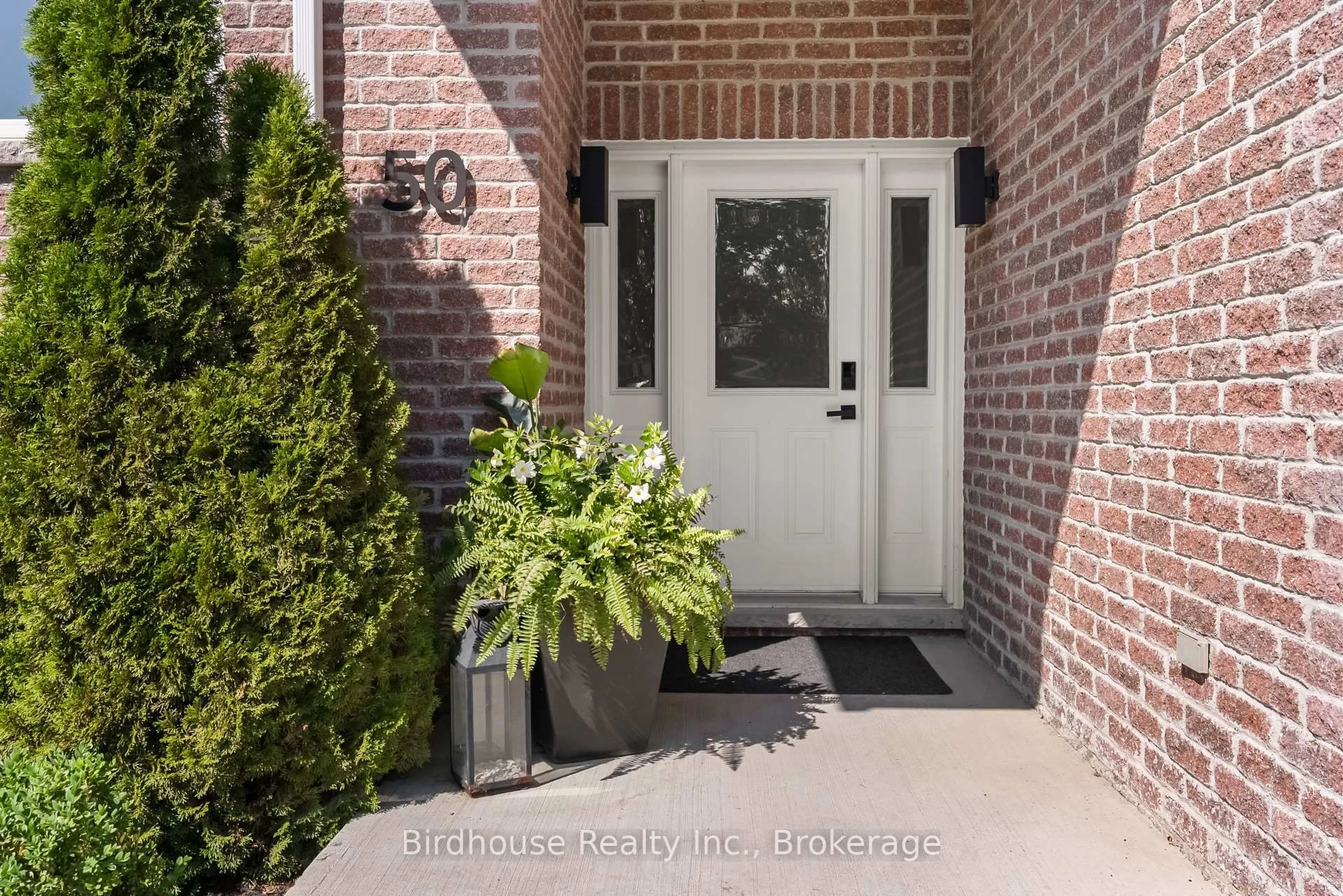Indoor entryway for 50 Birch Cres, Kawartha Lakes Ontario K0M 1A0