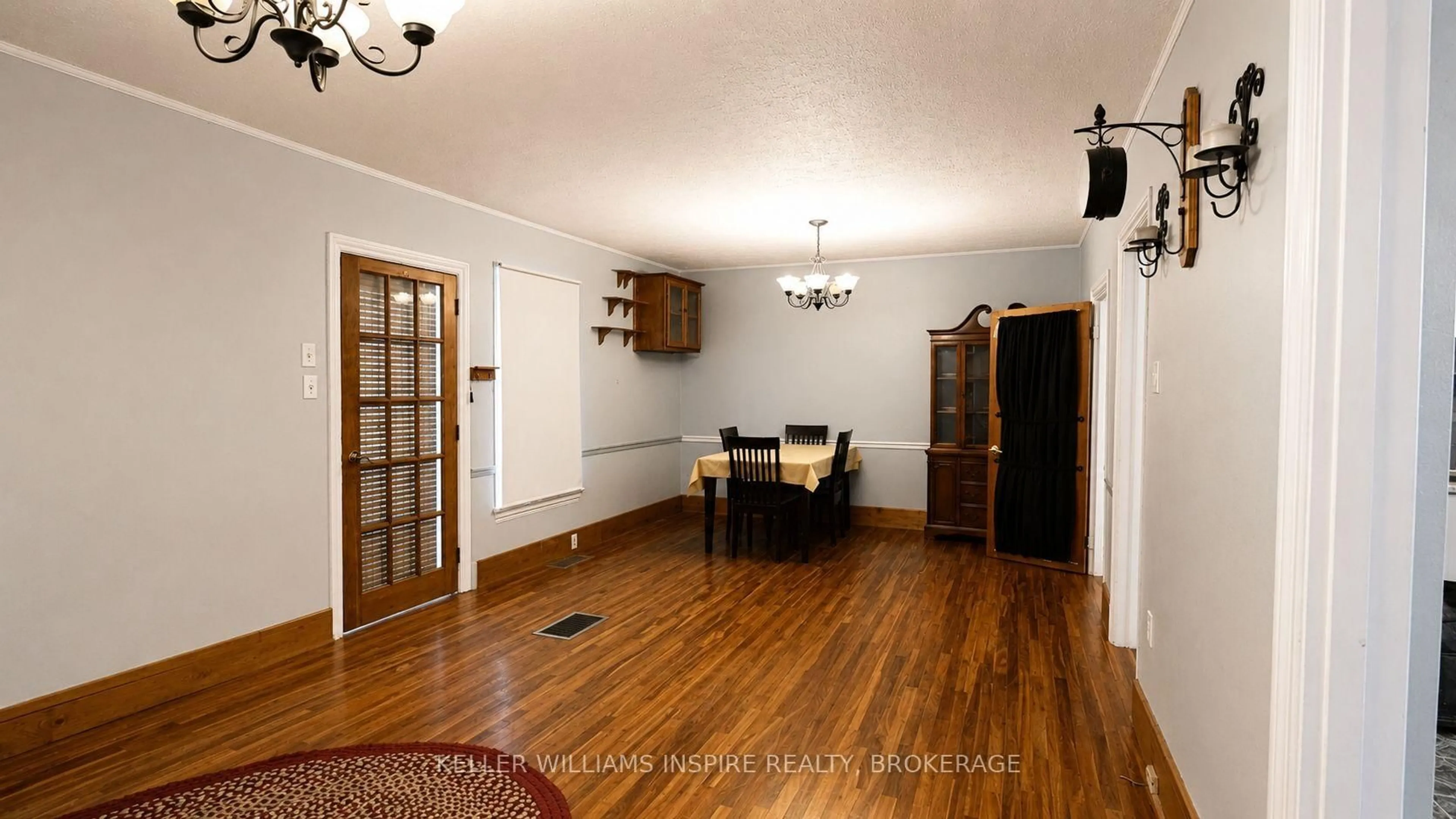 Dining room, wood/laminate floor for 92 ELM St, Kingston Ontario K7K 1N2