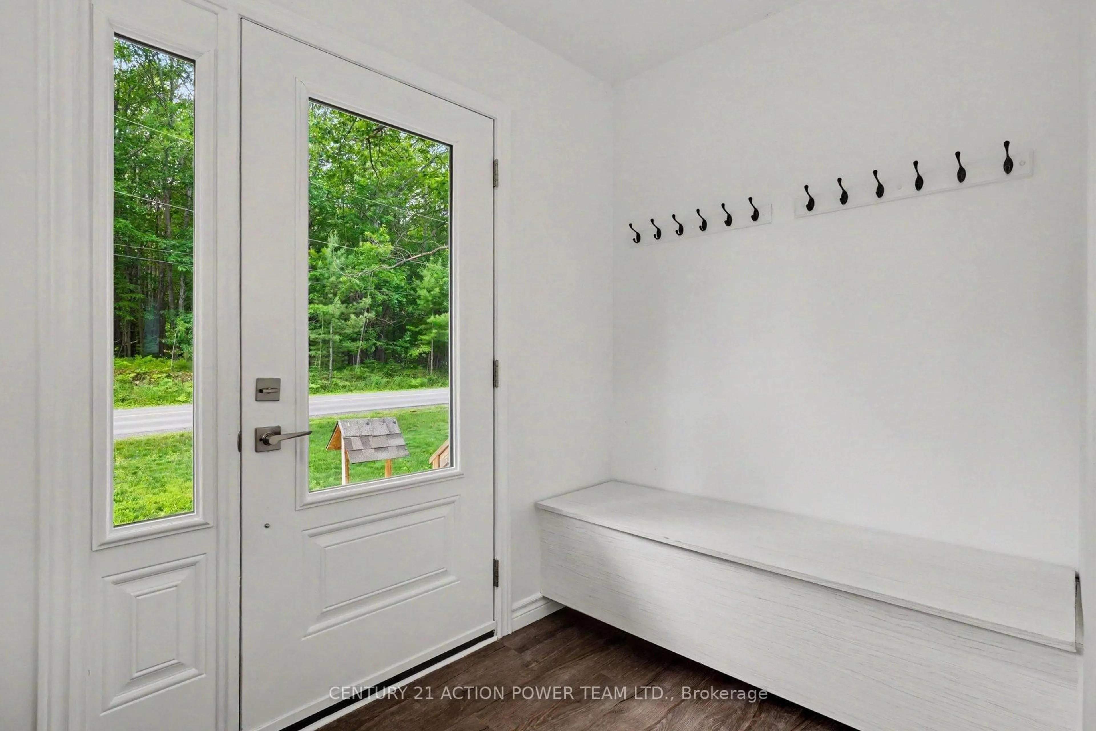 Indoor entryway for 422 ALLBIRCH Rd, Ottawa Ontario K0A 3M0
