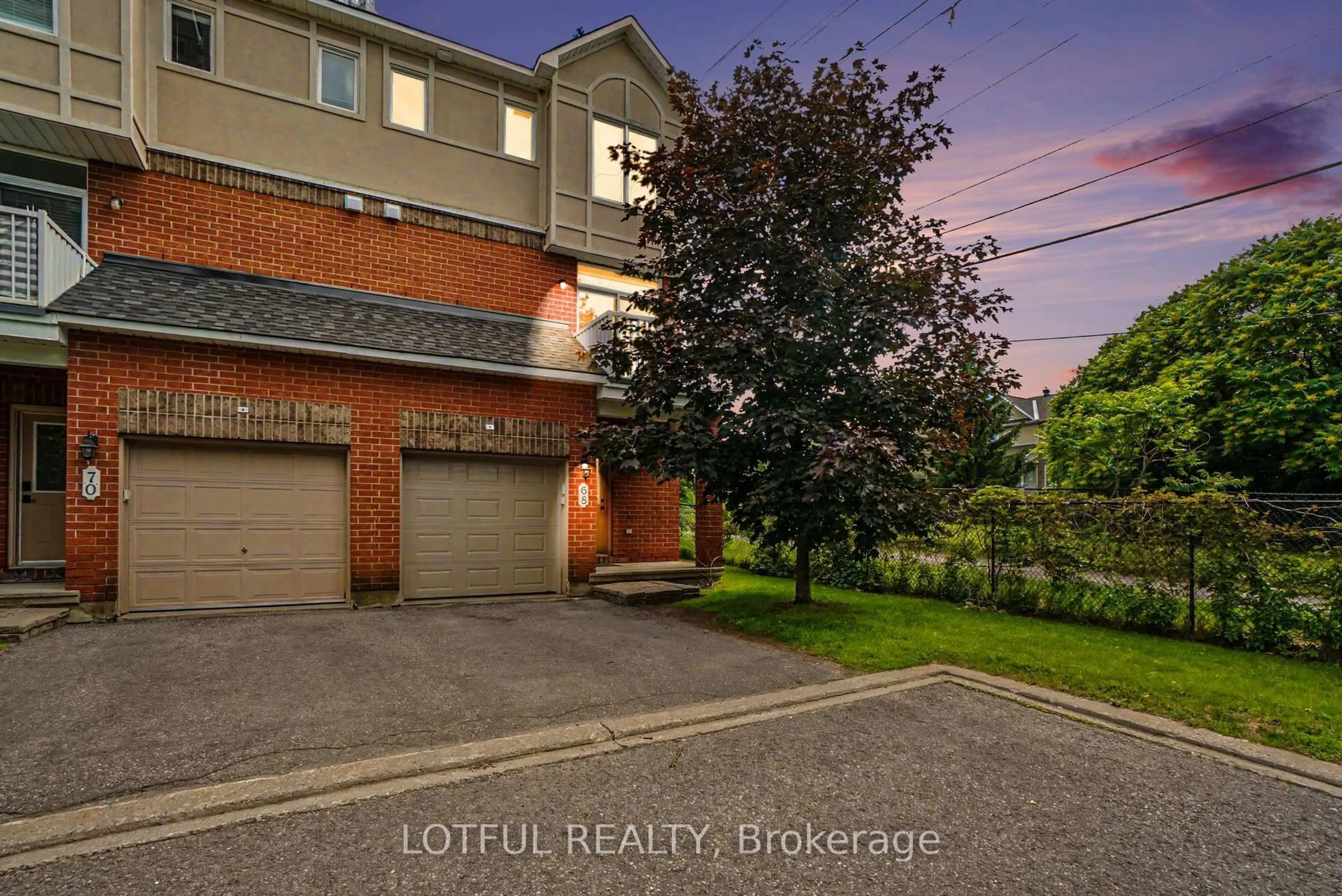 A pic from outside/outdoor area/front of a property/back of a property/a pic from drone, street for 68 Metropole Private, Ottawa Ontario K1Z 1G1
