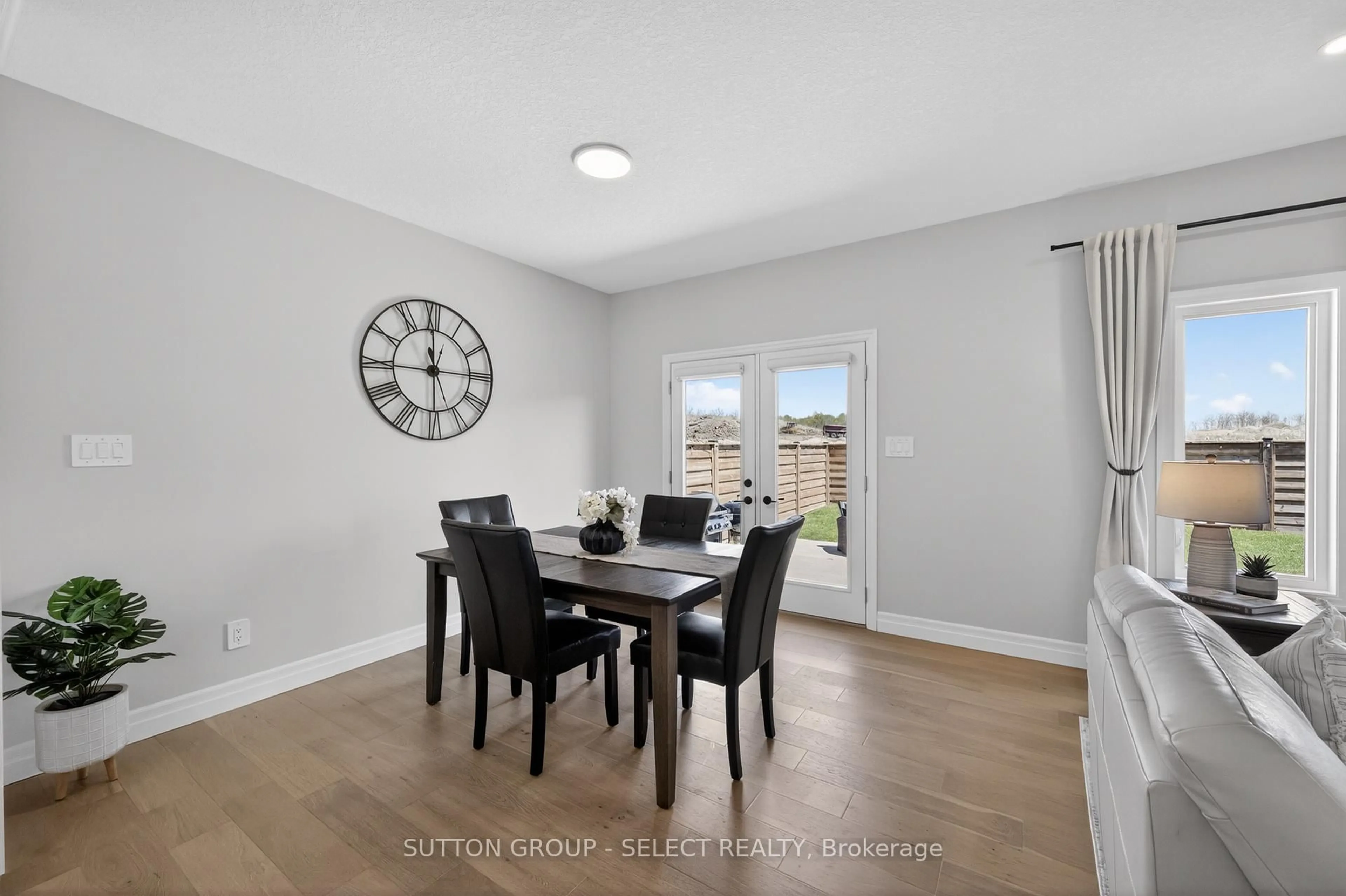 Dining room, wood/laminate floor for 3924 Campbell St, London South Ontario N6P 0H7