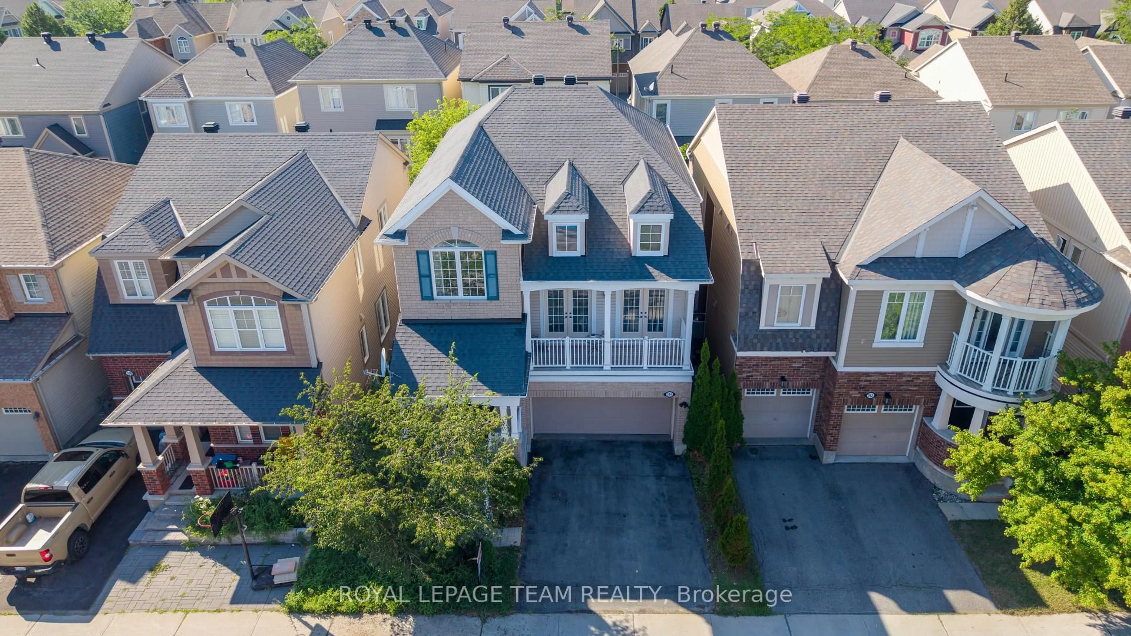 A pic from outside/outdoor area/front of a property/back of a property/a pic from drone, street for 340 Gallantry Way, Ottawa Ontario K2S 0R1